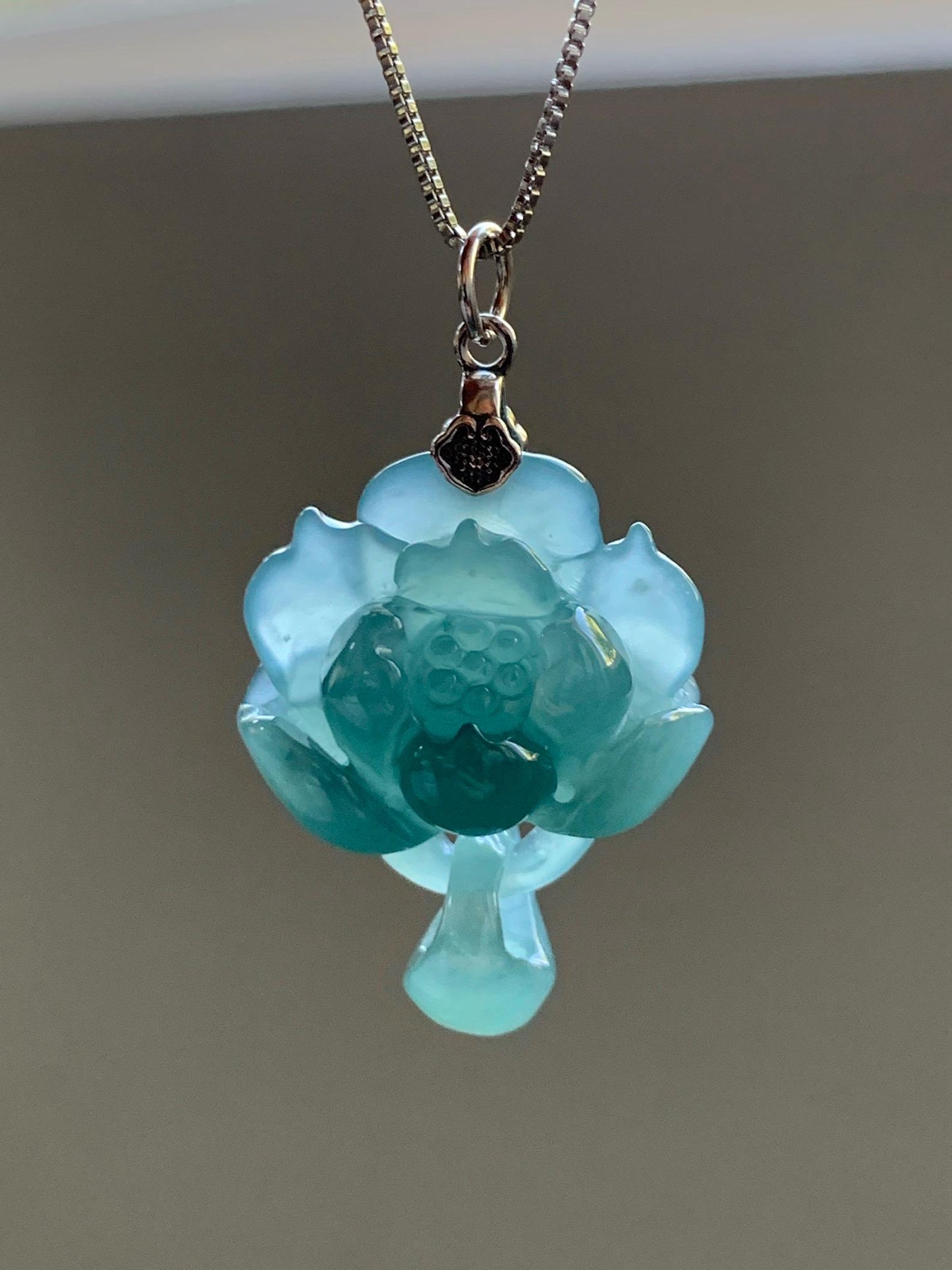 Natural Grade A Guatemalan Icy Translucent Teal Blue Jade Jadeite Lotus Flower Pendant Sterling Silver 8g 天然冰胶危蓝翡翠莲花吊坠 WLH316C