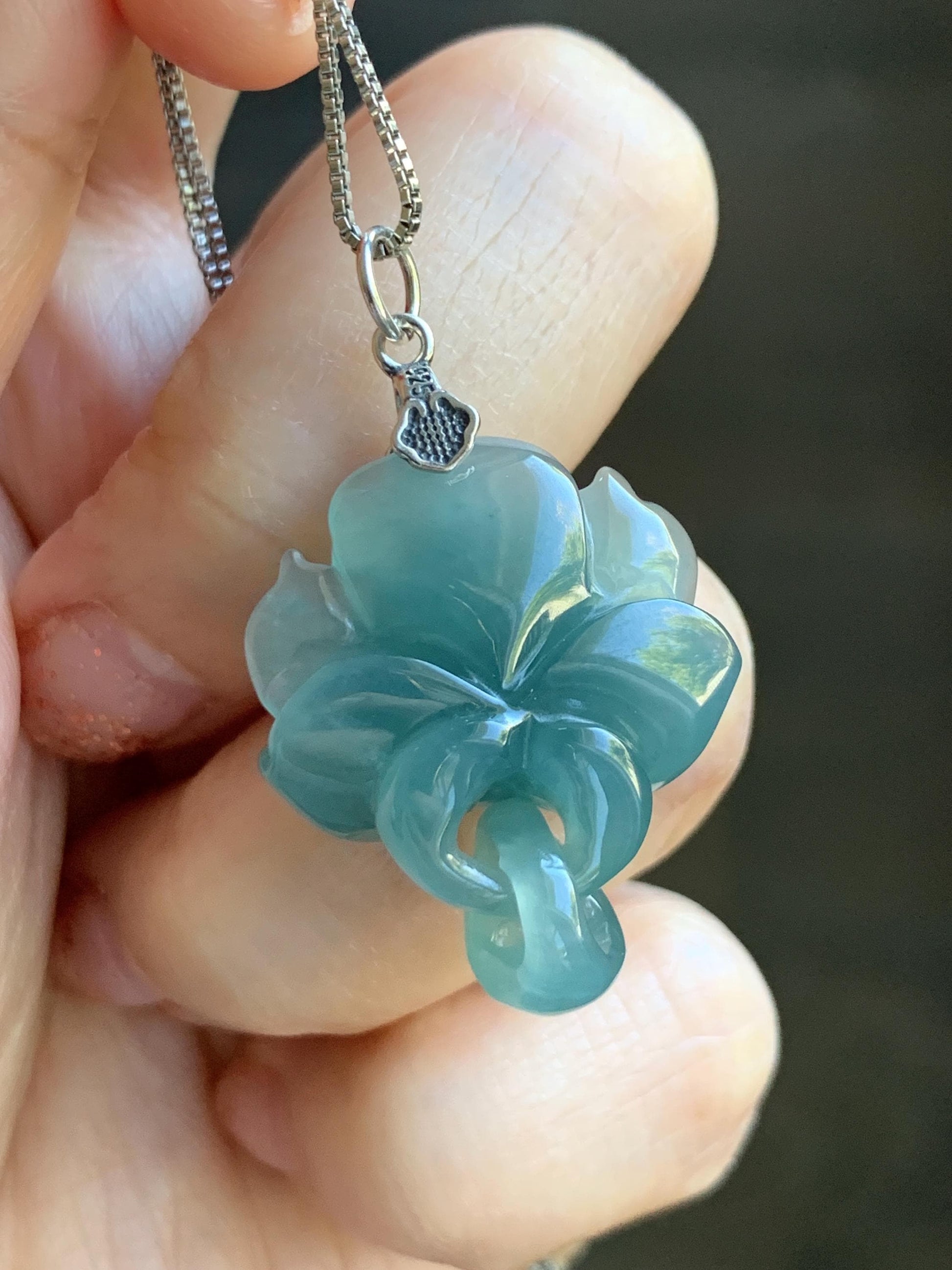 Natural Grade A Guatemalan Icy Translucent Teal Blue Jade Jadeite Lotus Flower Pendant Sterling Silver 8g 天然冰胶危蓝翡翠莲花吊坠 WLH316C