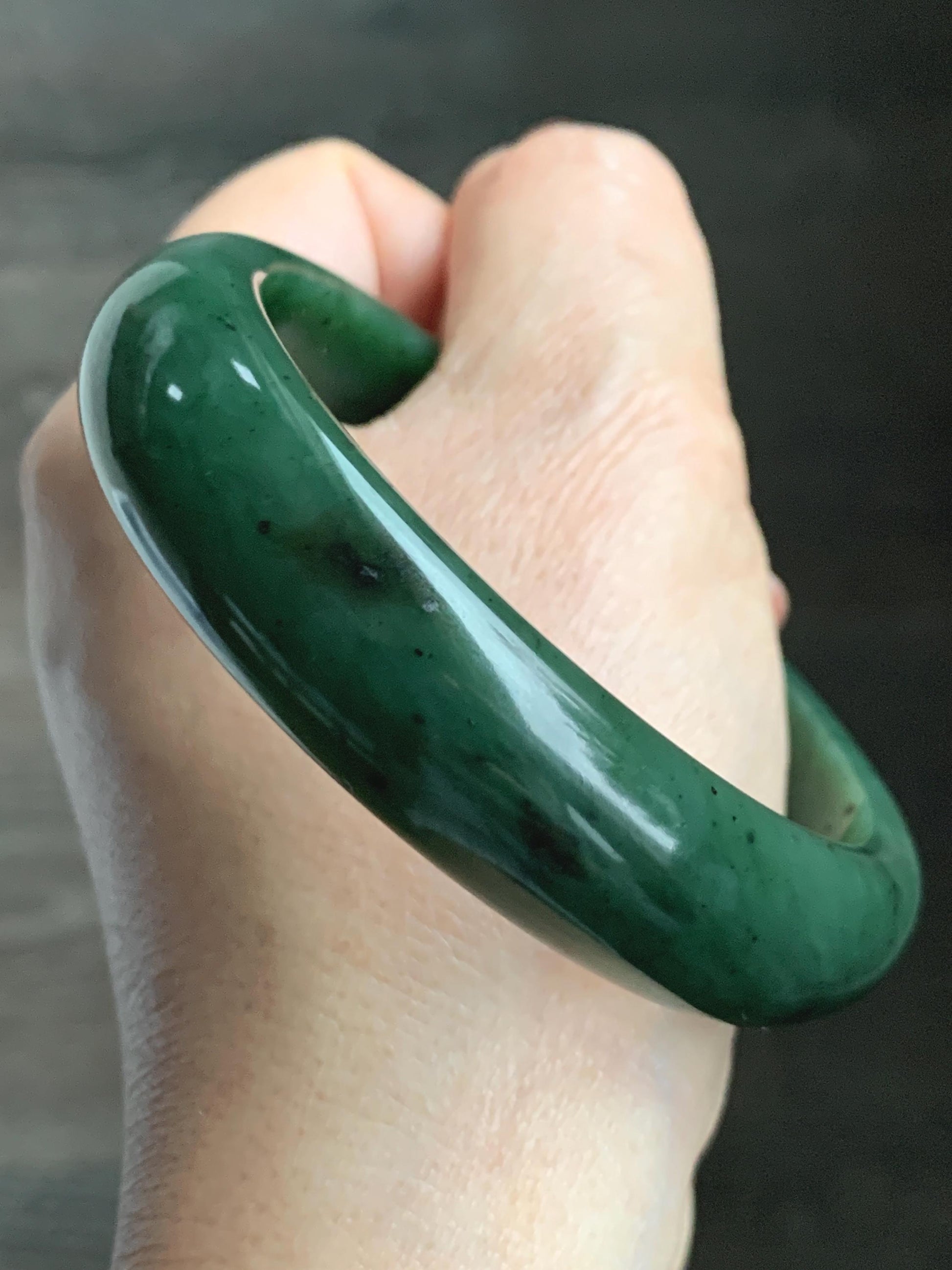 Certified Natural Nephrite Jade Translucent Dark Green Bangle Bracelet 60.1mm 7.4” 81g 天然和田玉菠菜绿轮胎宽手镯 157