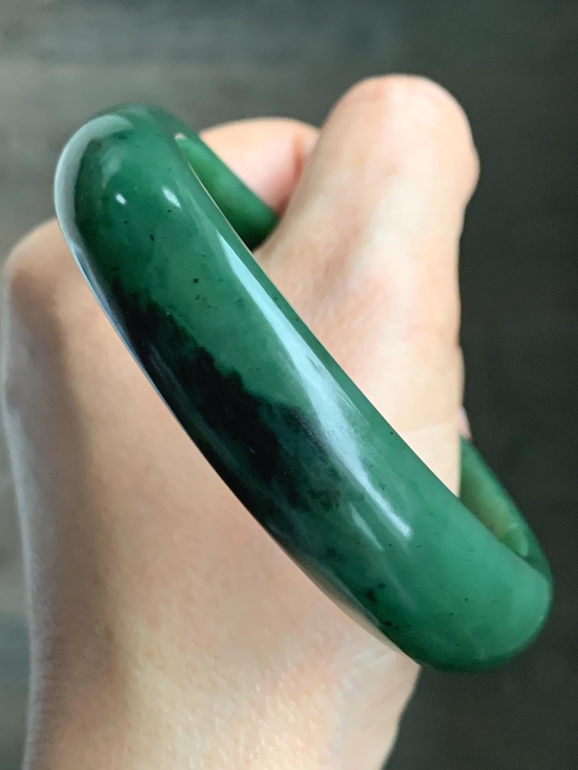 Certified Natural Nephrite Jade Translucent Dark Green Bangle Bracelet 60.1mm 7.4” 81g 天然和田玉菠菜绿轮胎宽手镯 157