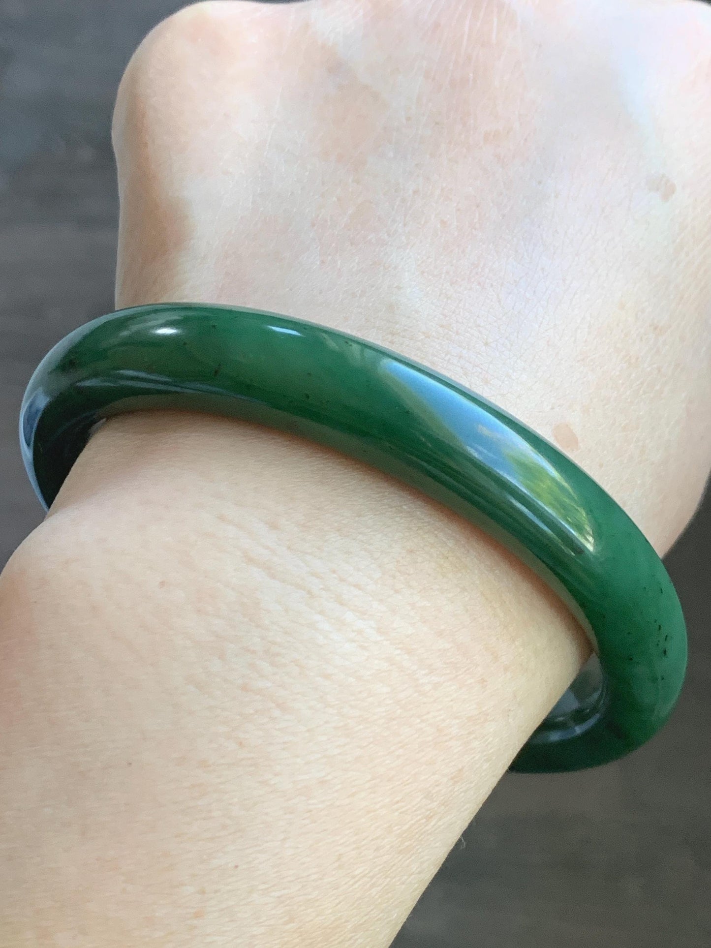 Certified Natural Nephrite Jade Translucent Dark Green Bangle Bracelet 63.5mm 7.85” 58g 天然和田玉菠菜绿轮胎宽手镯 150