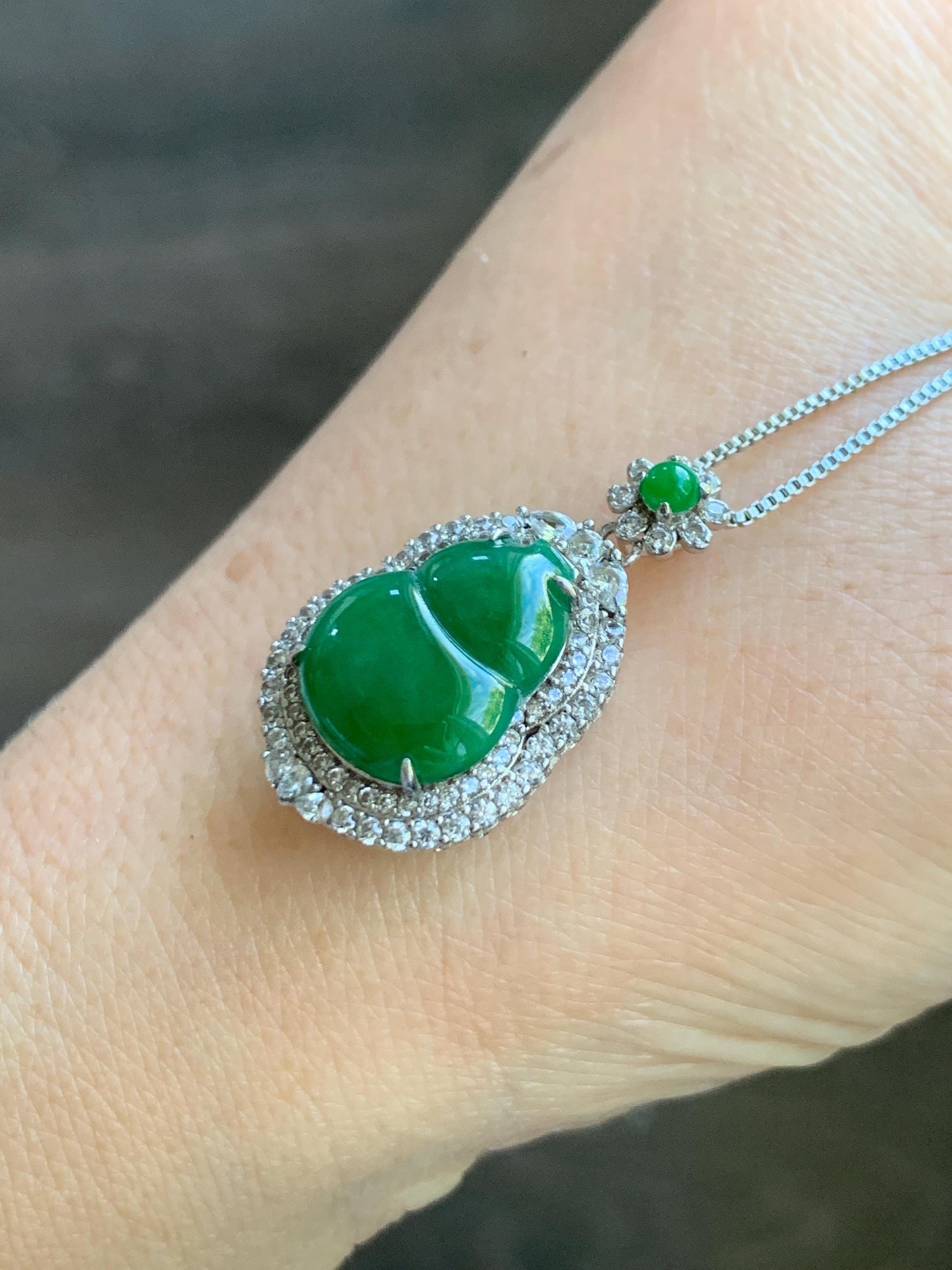 Natural Grade A Guatemalan Icy Translucent Vibrant Green Jade Jadeite Gourd Hulu Pendant Sterling Silver 5g 天然冰危绿翡翠葫芦吊坠 XMH330A