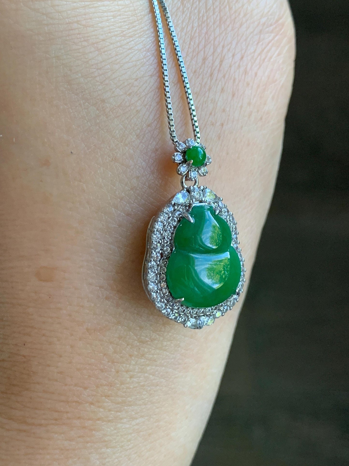 Natural Grade A Guatemalan Icy Translucent Vibrant Green Jade Jadeite Gourd Hulu Pendant Sterling Silver 5g 天然冰危绿翡翠葫芦吊坠 XMH330A