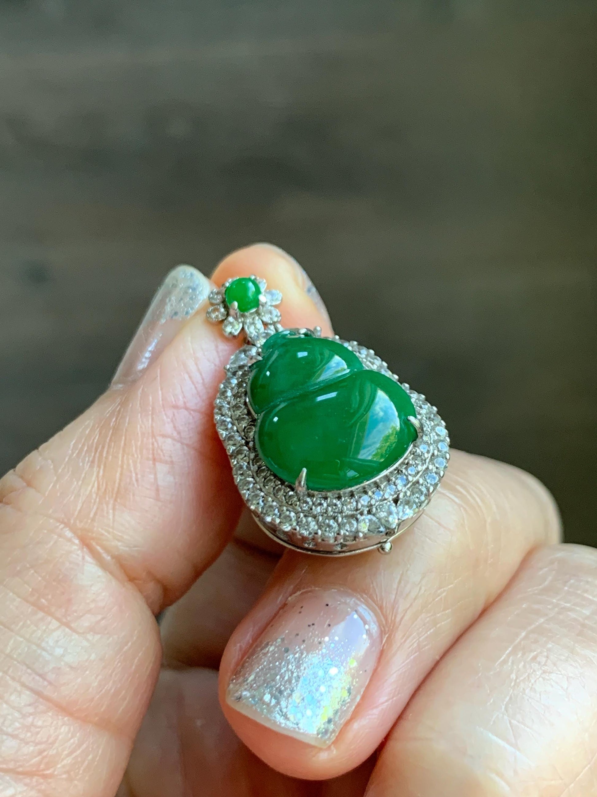 Natural Grade A Guatemalan Icy Translucent Vibrant Green Jade Jadeite Gourd Hulu Pendant Sterling Silver 5g 天然冰危绿翡翠葫芦吊坠 XMH330A