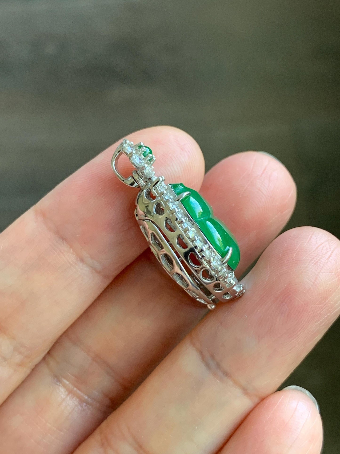 Natural Grade A Guatemalan Icy Translucent Vibrant Green Jade Jadeite Gourd Hulu Pendant Sterling Silver 4g 天然冰危绿翡翠葫芦吊坠 XMH330B