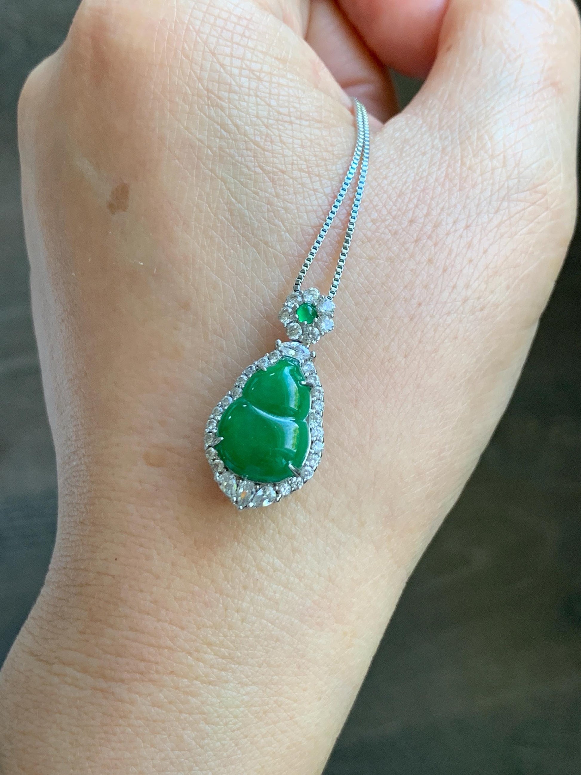 Natural Grade A Guatemalan Icy Translucent Vibrant Green Jade Jadeite Gourd Hulu Pendant Sterling Silver 4g 天然冰危绿翡翠葫芦吊坠 XMH330B
