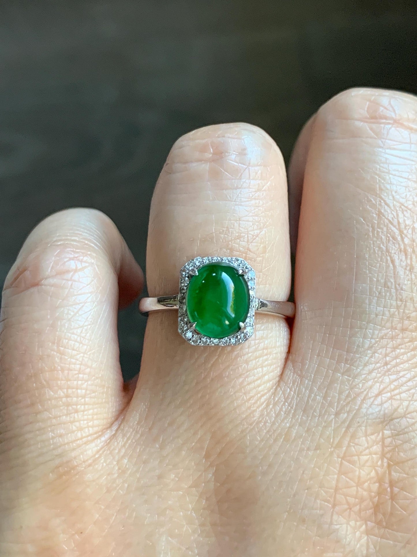 Natural Grade A Guatemalan Icy Translucent Vibrant Green Oval Jade Jadeite Ring Sterling Silver Size 7 US Adjustable 天然冰危绿翡翠蛋面银镶戒指 WLO110