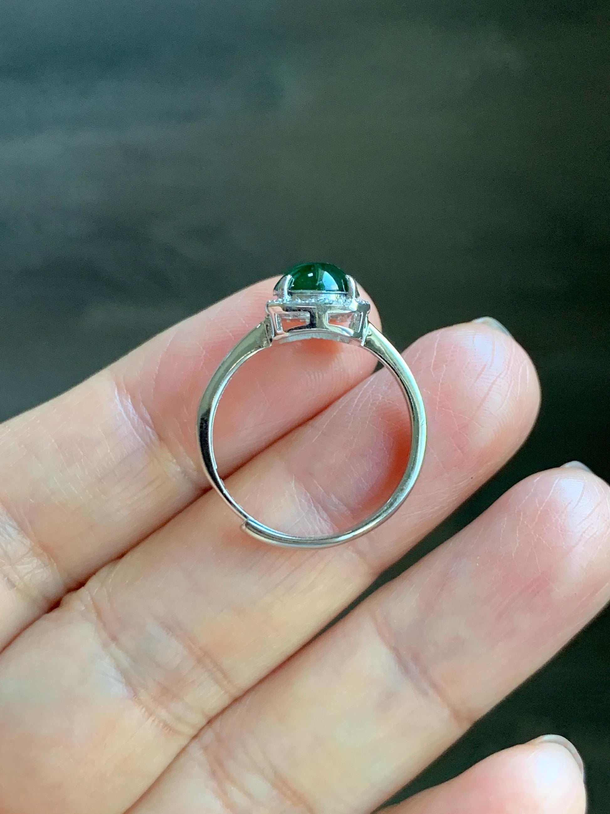 Natural Grade A Guatemalan Icy Translucent Vibrant Green Oval Jade Jadeite Ring Sterling Silver Size 7 US Adjustable 天然冰危绿翡翠蛋面银镶戒指 WLO110