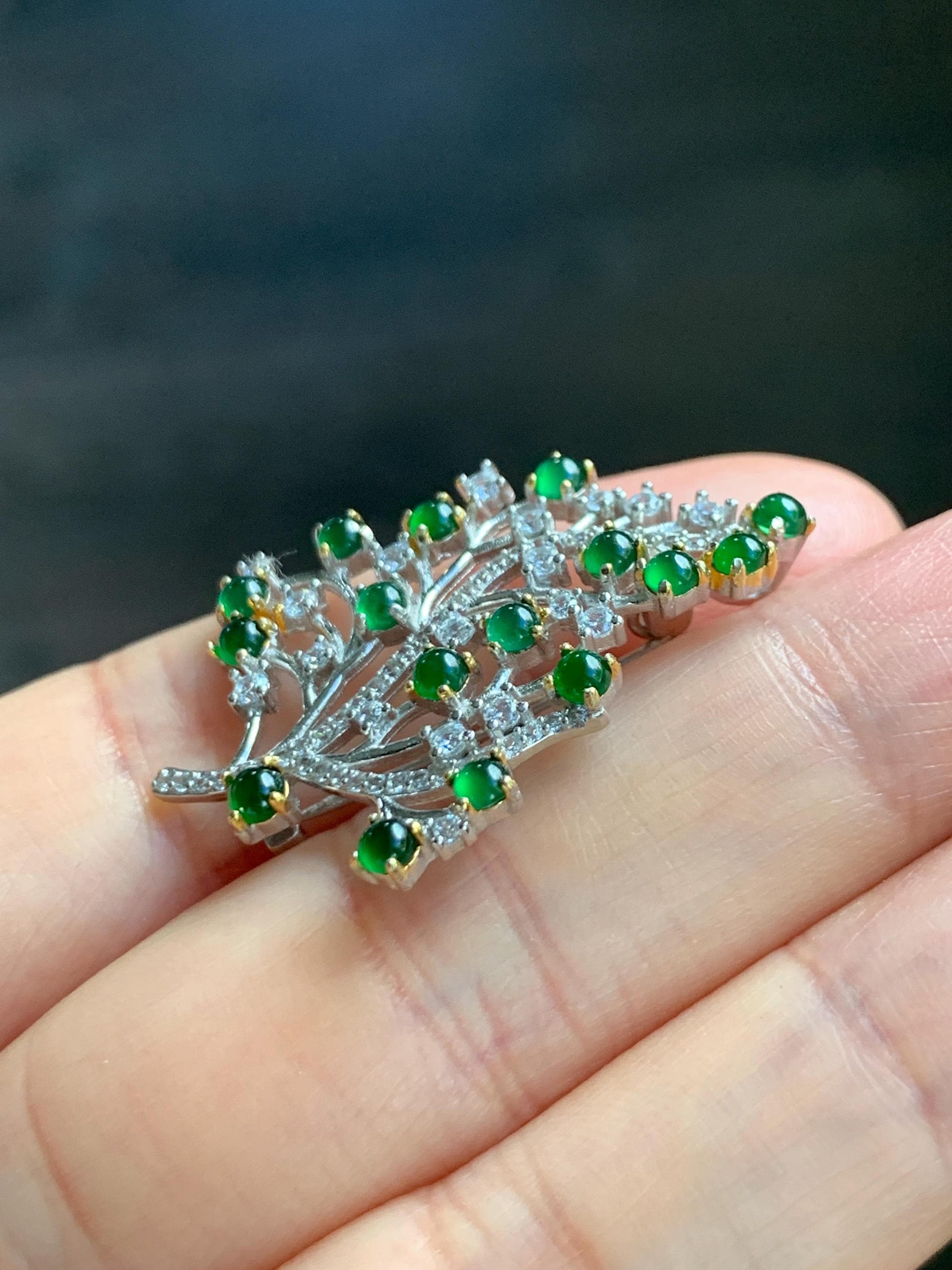 Natural Grade A Guatemalan Icy Translucent Vibrant Green Jade Jadeite Leaf Brooch Pendant S925 Sterling Silver 3g 天然冰危绿翡翠银镶树叶胸针吊坠两用款 WSY165