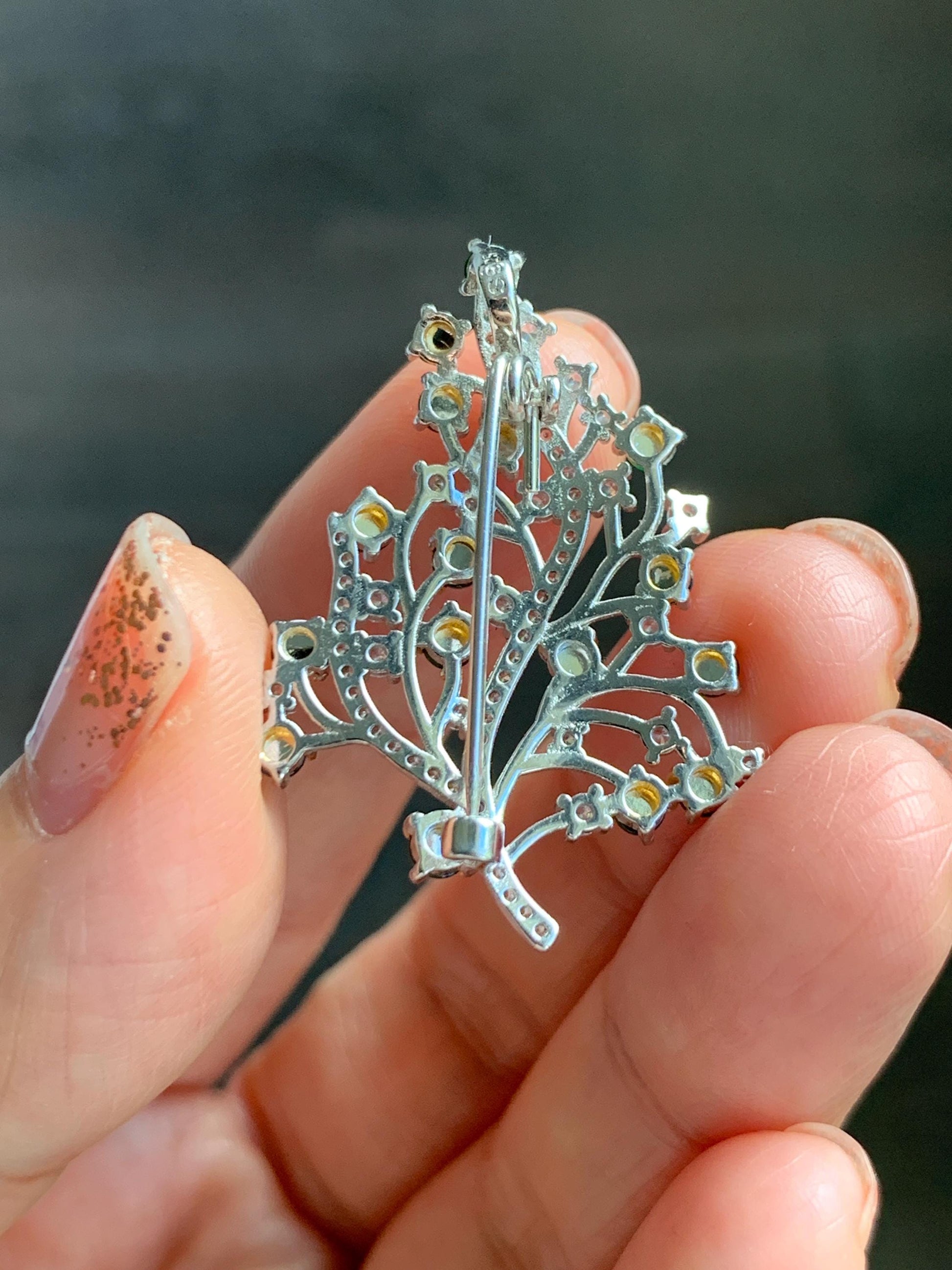 Natural Grade A Guatemalan Icy Translucent Vibrant Green Jade Jadeite Leaf Brooch Pendant S925 Sterling Silver 3g 天然冰危绿翡翠银镶树叶胸针吊坠两用款 WSY165