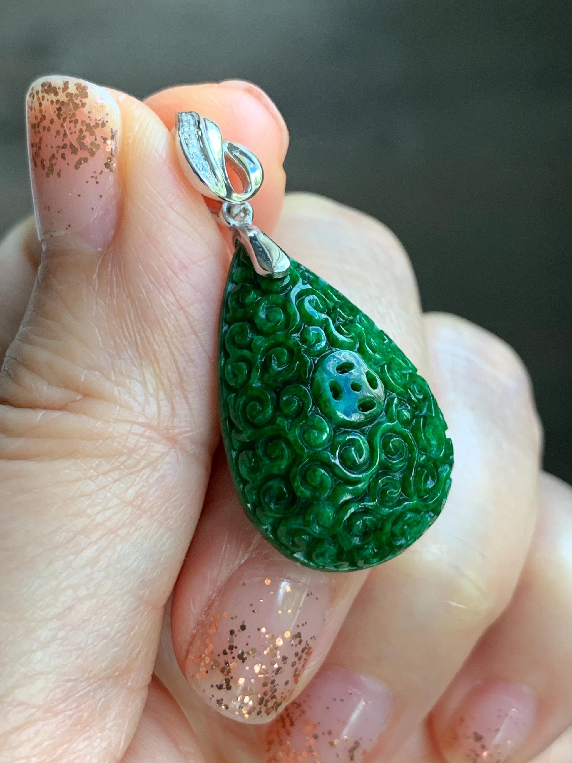 Certified Natural Grade A Intense “Hot” Green Jade Jadeite Engraved Teardrop Pendant 14K White Gold Moissanite 6g 天然满辣绿花青翡翠仿古雕水滴吊坠 160