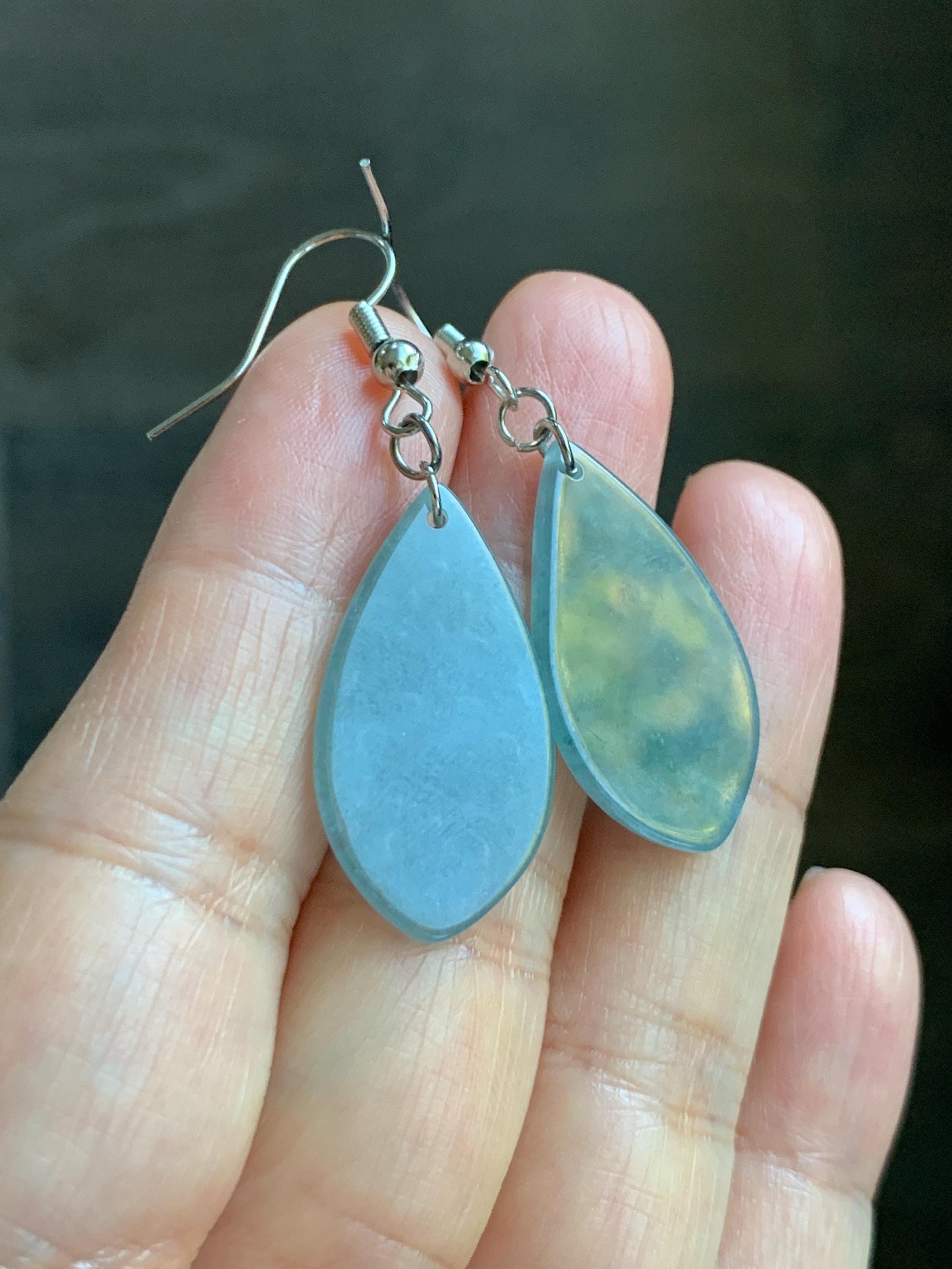 Natural Guatemalan Grade A Icy Translucent Dusty Teal Blue Jadeite Teardrop Dangle Earrings White Gold Plated 天然冰危浅蓝翡翠仿古雕水滴包金耳吊 FGD96C