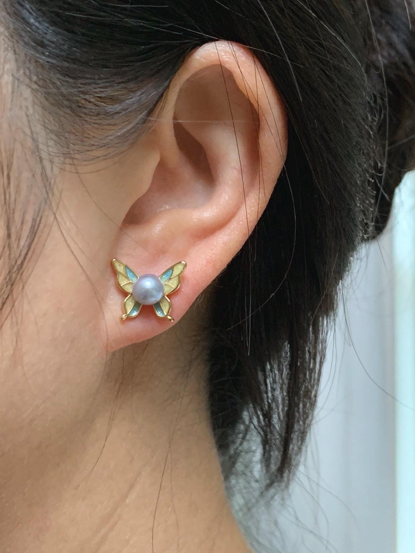 Natural Untreated Freshwater Button Pearl Silver Gray Butterfly Stud Earrings Sterling Silver Posts 6.3mm 天然淡水银灰珍珠蝴蝶纯银针包金耳钉 A