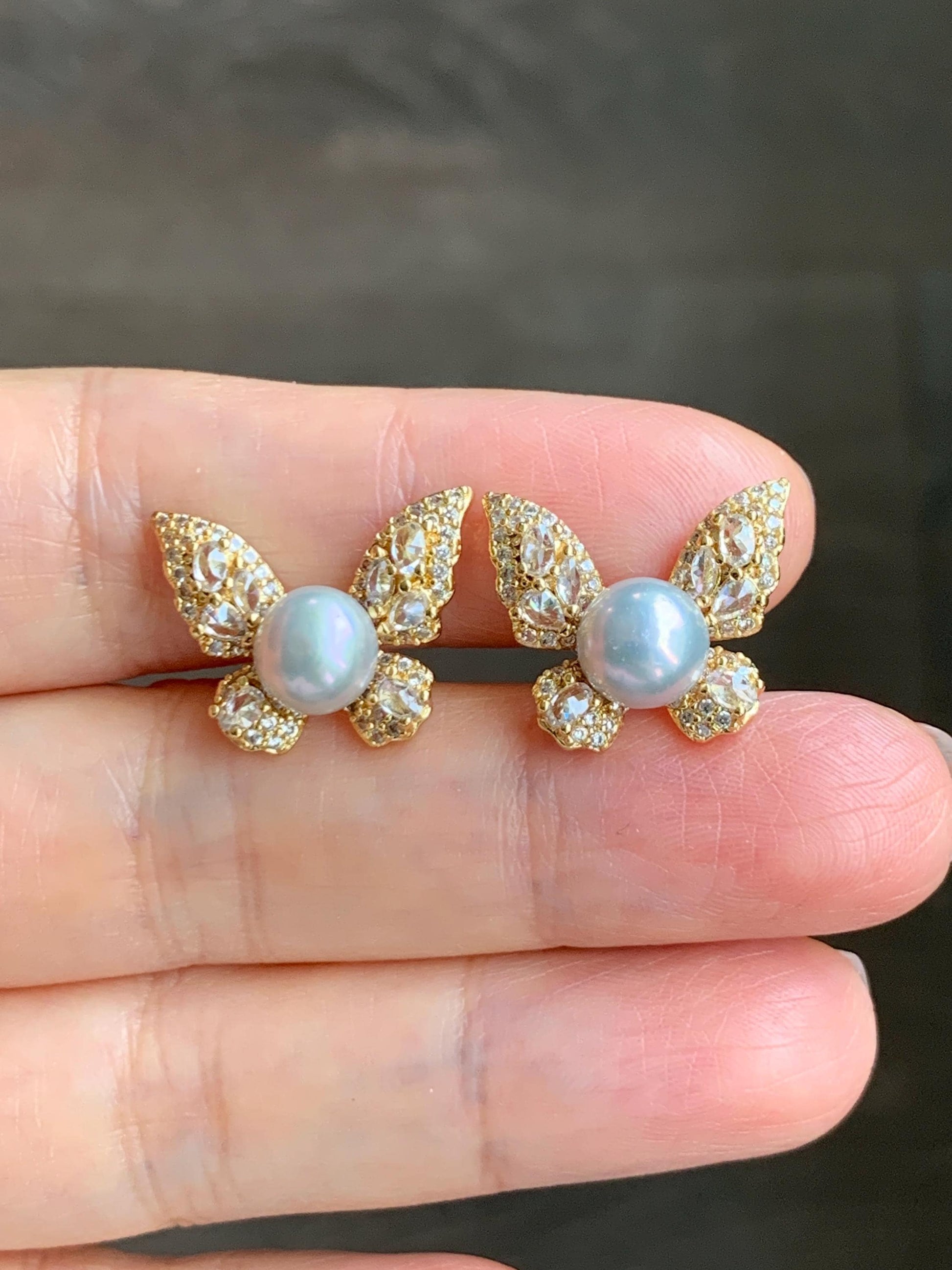 Natural Untreated Freshwater Button Pearl Silver Gray Butterfly Stud Earrings Sterling Silver Posts 7.4mm 天然淡水银灰珍珠蝴蝶纯银针包金耳钉 B