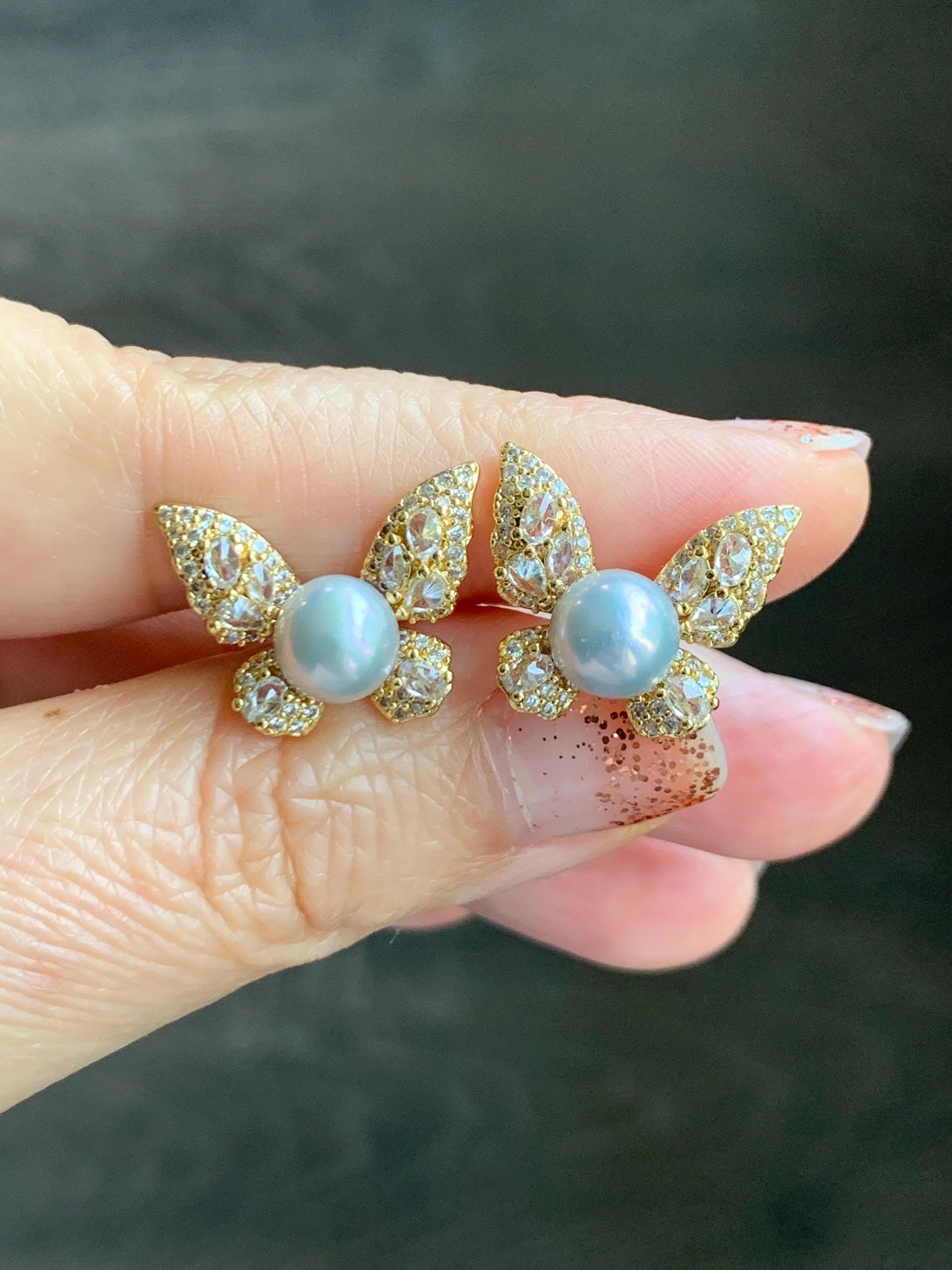 Natural Untreated Freshwater Button Pearl Silver Gray Butterfly Stud Earrings Sterling Silver Posts 7.4mm 天然淡水银灰珍珠蝴蝶纯银针包金耳钉 B