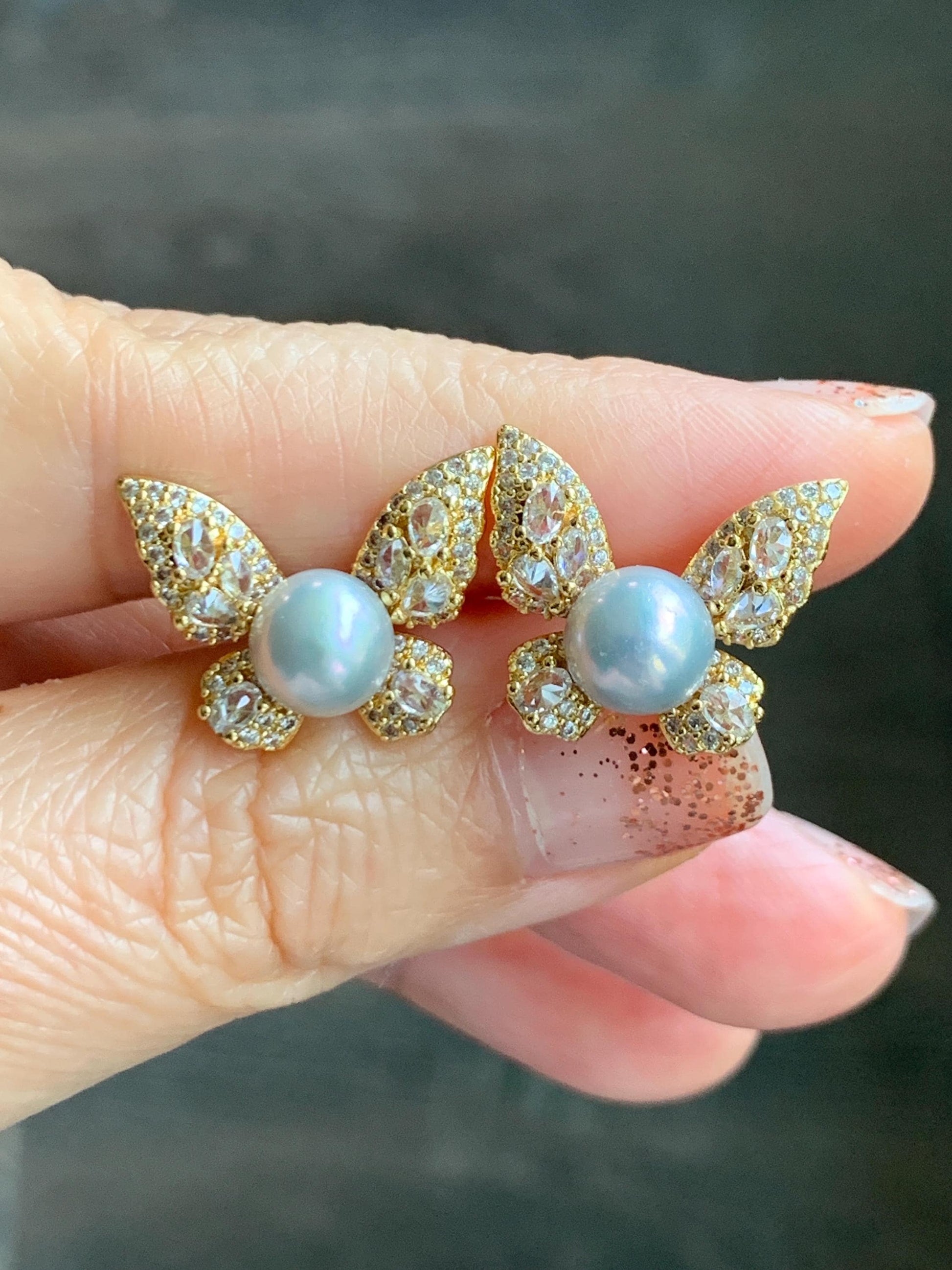 Natural Untreated Freshwater Button Pearl Silver Gray Butterfly Stud Earrings Sterling Silver Posts 7.4mm 天然淡水银灰珍珠蝴蝶纯银针包金耳钉 B