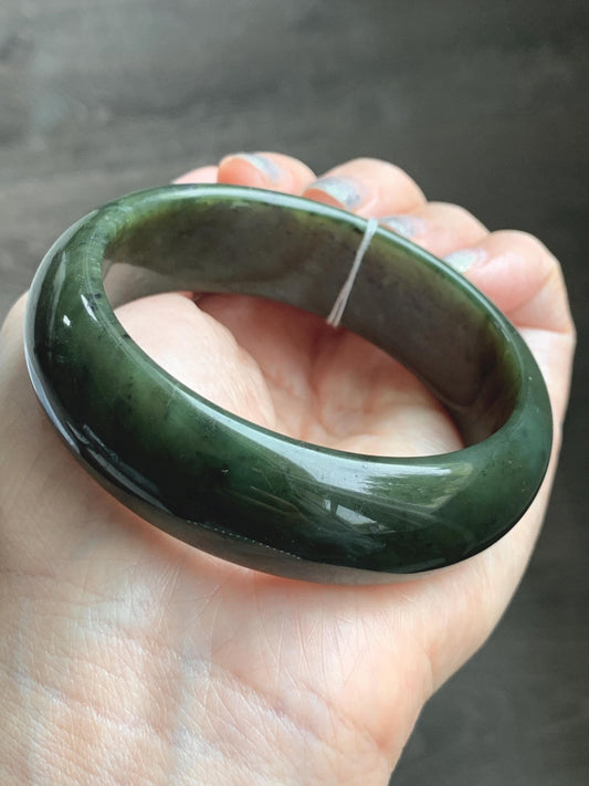 Certified Natural Nephrite Jade Translucent Dark Green Bangle Bracelet 58.29mm 7.2” 77.26g 天然和田玉轮胎宽手镯 147