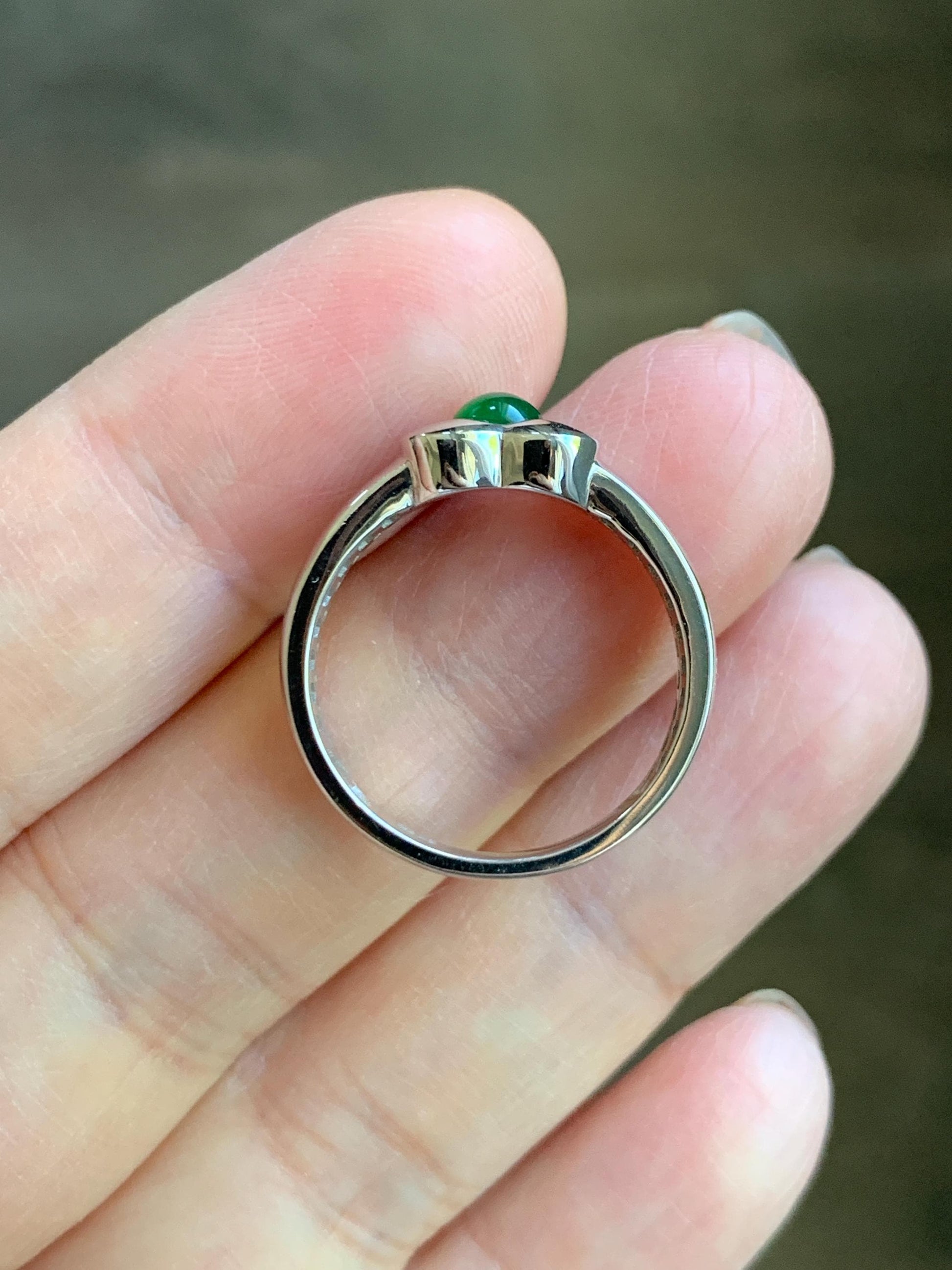 Certified Natural Grade A Guatemalan Icy Translucent Vibrant Green Jade Jadeite Heart Ring Sterling Silver Size 7.25 US 天然冰危绿翡翠爱心银镶戒指 489