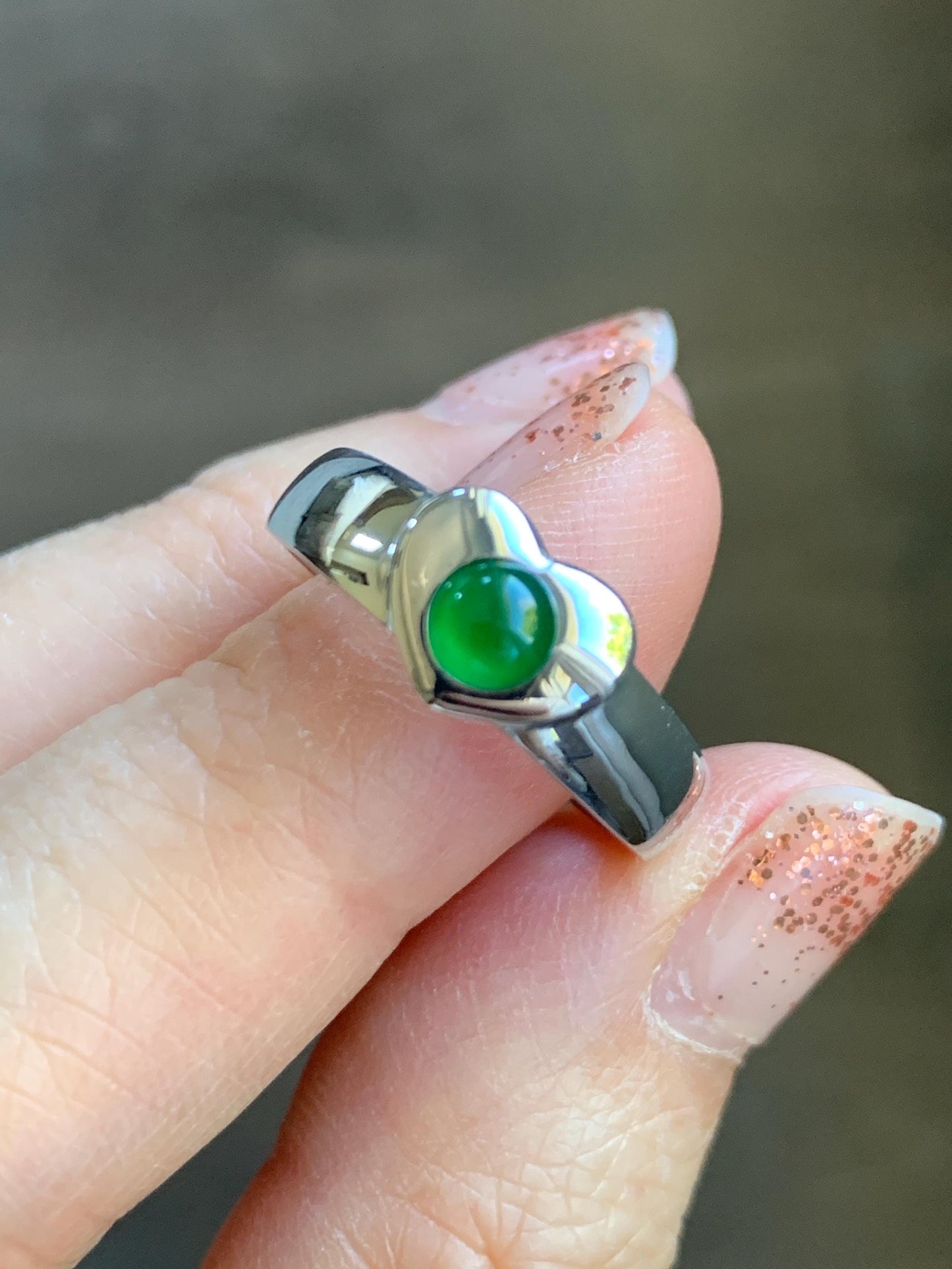 Certified Natural Grade A Guatemalan Icy Translucent Vibrant Green Jade Jadeite Heart Ring Sterling Silver Size 7.25 US 天然冰危绿翡翠爱心银镶戒指 489