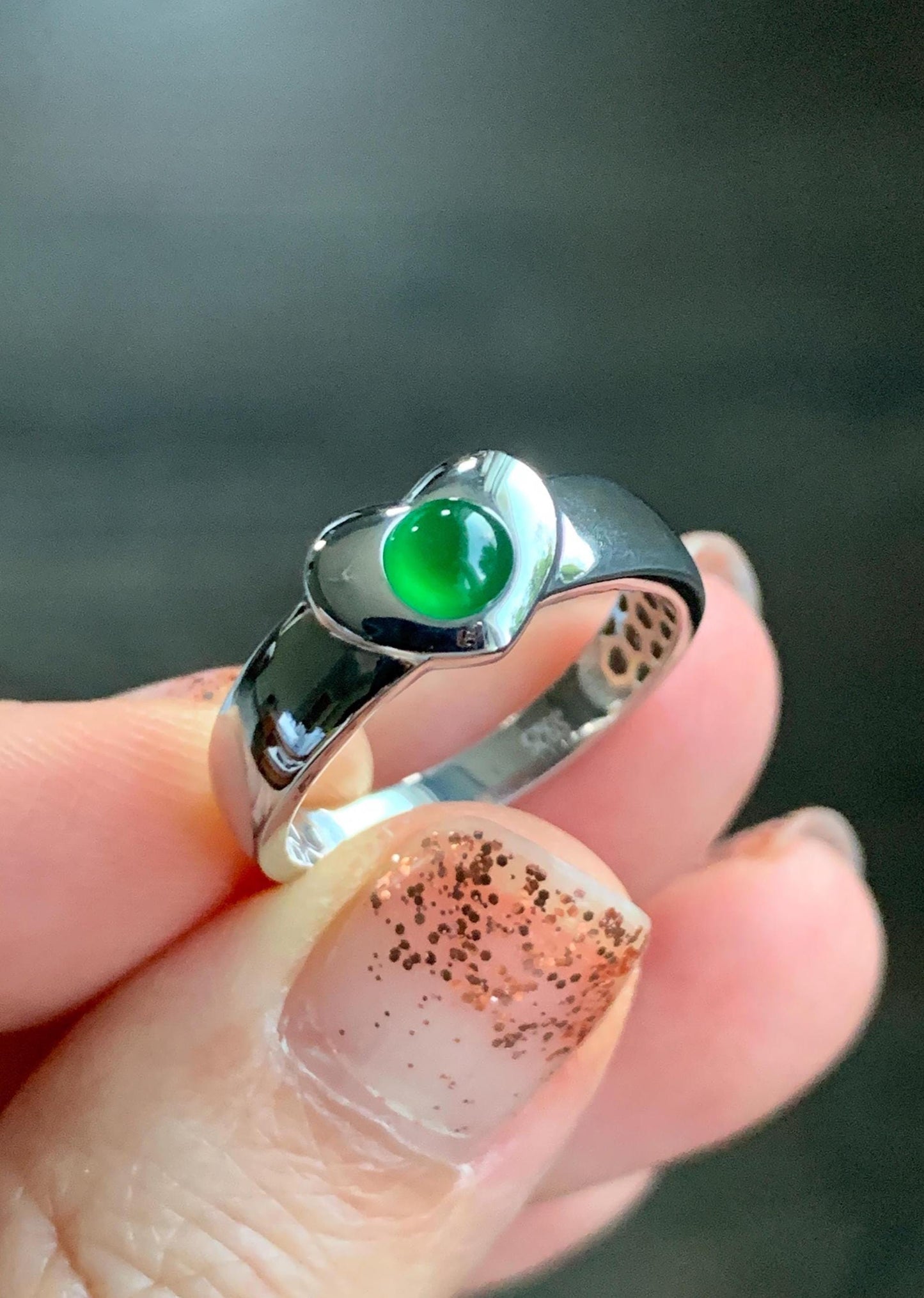 Certified Natural Grade A Guatemalan Icy Translucent Vibrant Green Jade Jadeite Heart Ring Sterling Silver Size 7.25 US 天然冰危绿翡翠爱心银镶戒指 489
