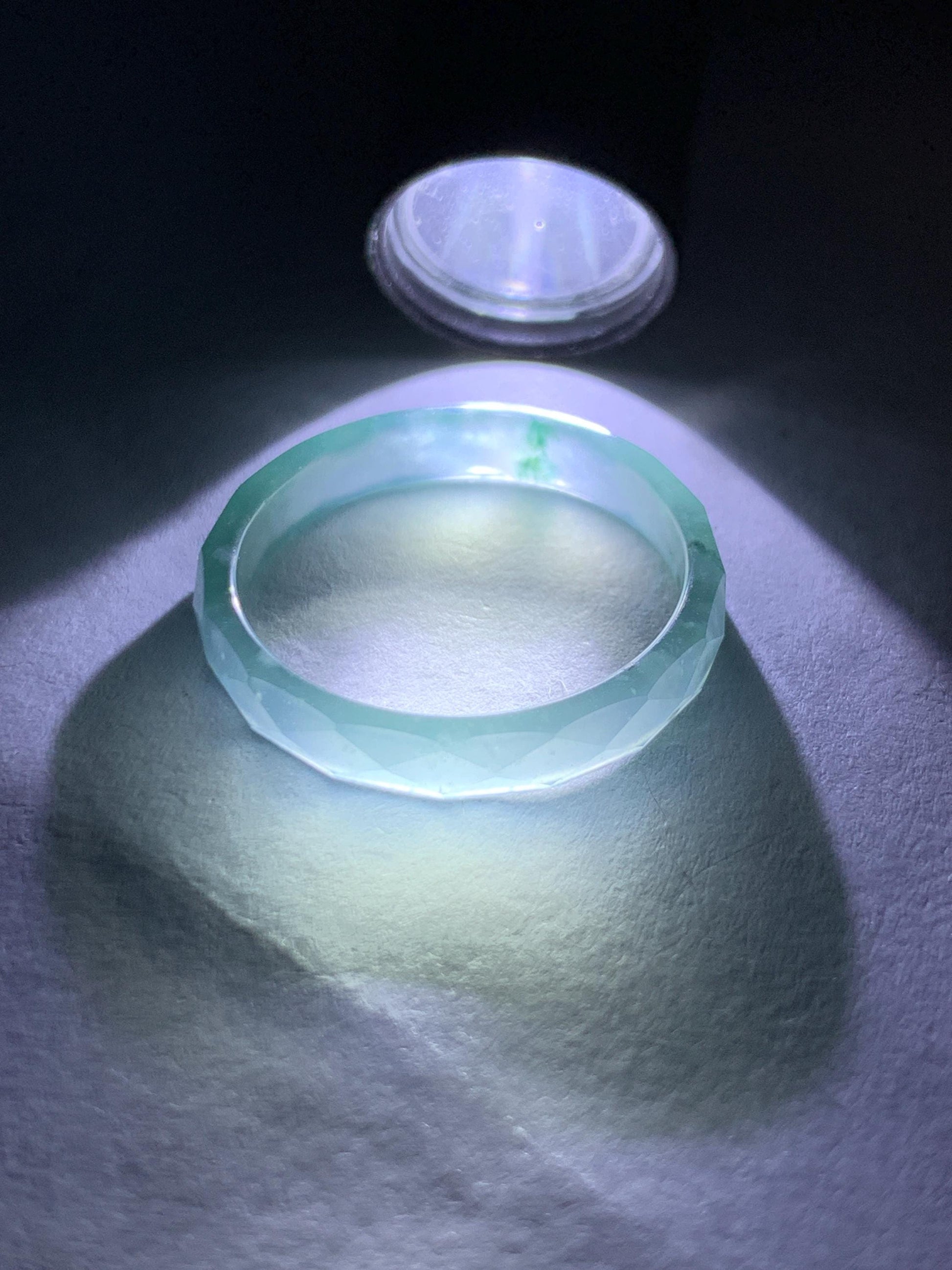 Natural Grade A Guatemalan Icy Highly Translucent Light Teal Green Jade Jadeite Diamond Faceted Band Ring Size 9 天然冰危浅绿起光翡翠切割面戒圈 QGW220A