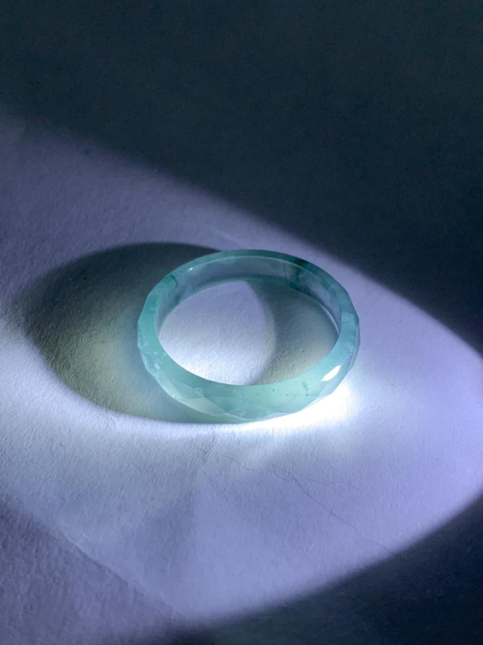 Natural Grade A Guatemalan Icy Highly Translucent Light Teal Green Jade Jadeite Diamond Faceted Band Ring Size 8 天然冰危浅绿起光翡翠切割面戒圈 QGW220B