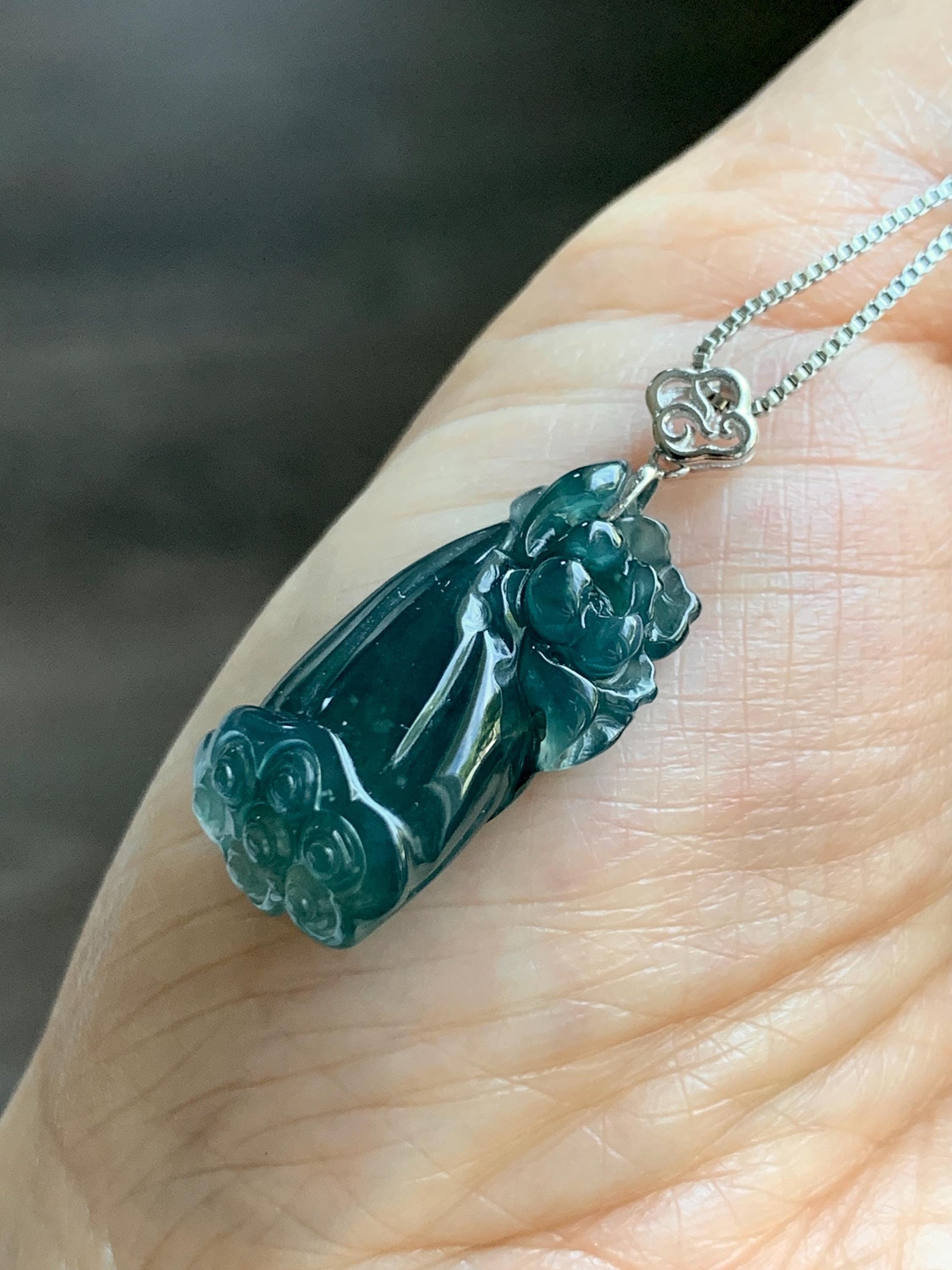 Natural Grade A Guatemalan Icy Translucent Dark Teal Blue Jade Jadeite Lotus Flower Lotus Pod Pendant Sterling Silver 天然冰危深蓝翡翠莲花莲蓬吊坠 WHP280D