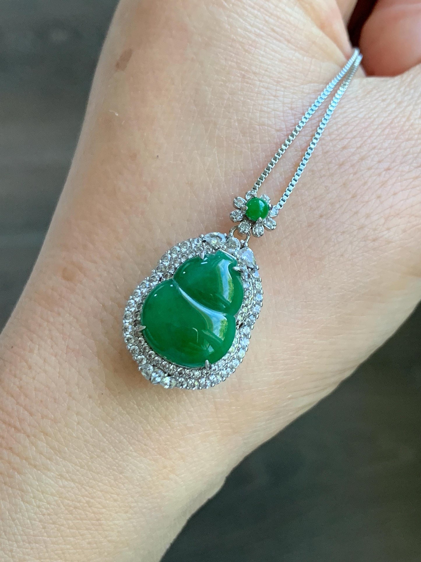Natural Grade A Guatemalan Icy Translucent Vibrant Green Jade Jadeite Gourd Hulu Pendant Sterling Silver 5g 天然冰危绿翡翠葫芦吊坠 XMH330A