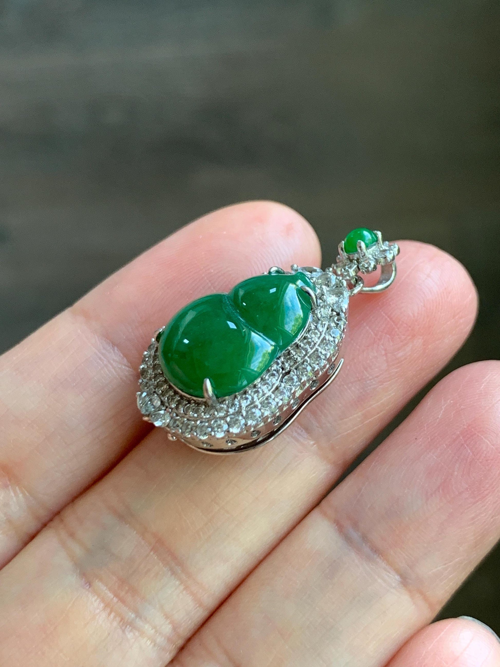 Natural Grade A Guatemalan Icy Translucent Vibrant Green Jade Jadeite Gourd Hulu Pendant Sterling Silver 5g 天然冰危绿翡翠葫芦吊坠 XMH330A
