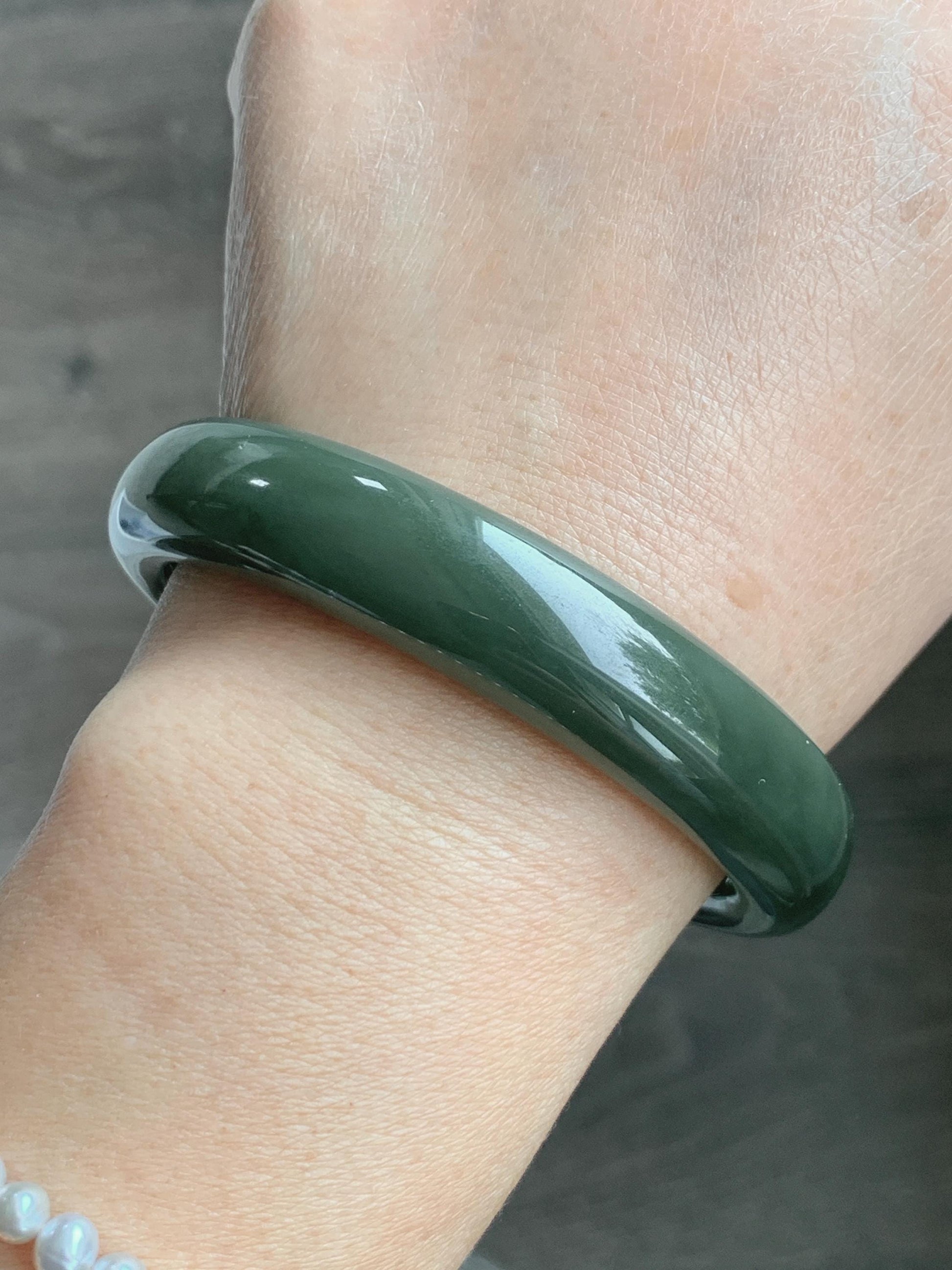 Certified Natural Nephrite Jade Translucent Dark Olive Green Bangle Bracelet 59mm 7.3” 56.23g 天然和田玉轮胎宽手镯 148