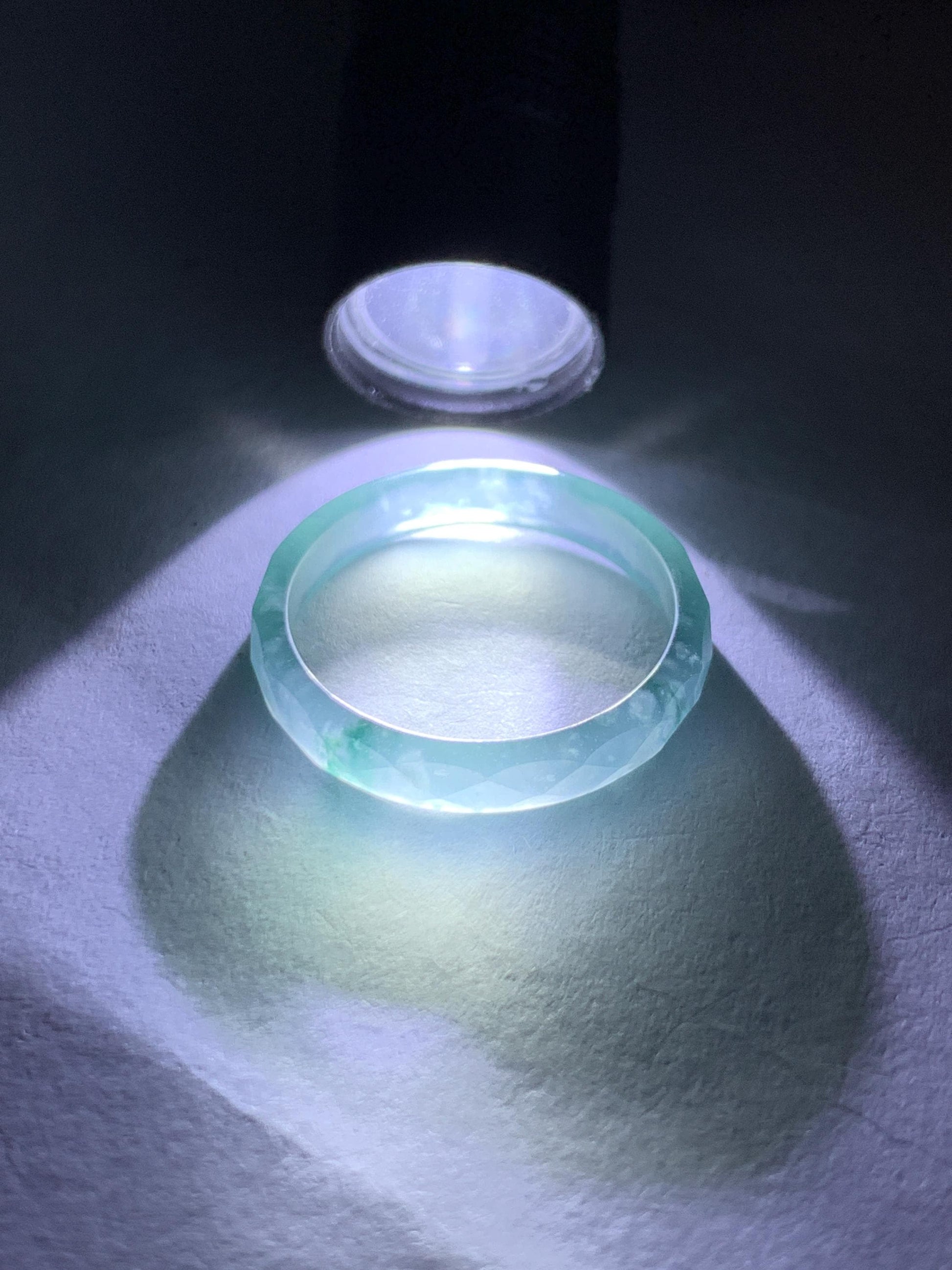 Natural Grade A Guatemalan Icy Highly Translucent Light Teal Green Jade Jadeite Diamond Faceted Band Ring Size 8 天然冰危浅绿起光翡翠切割面戒圈 QGW220B