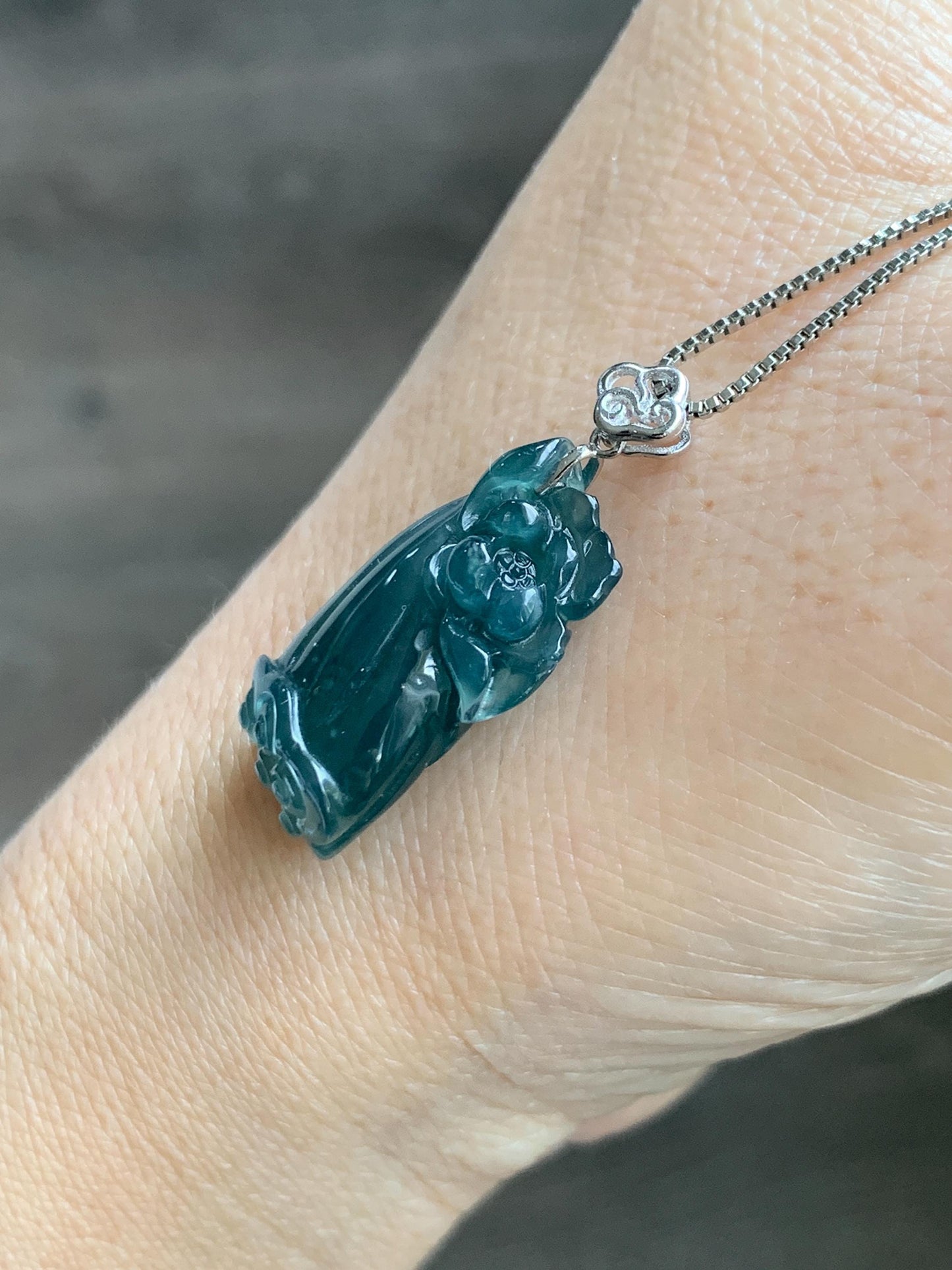 Natural Grade A Guatemalan Icy Translucent Dark Teal Blue Jade Jadeite Lotus Flower Lotus Pod Pendant Sterling Silver 天然冰危深蓝翡翠莲花莲蓬吊坠 WHP280D