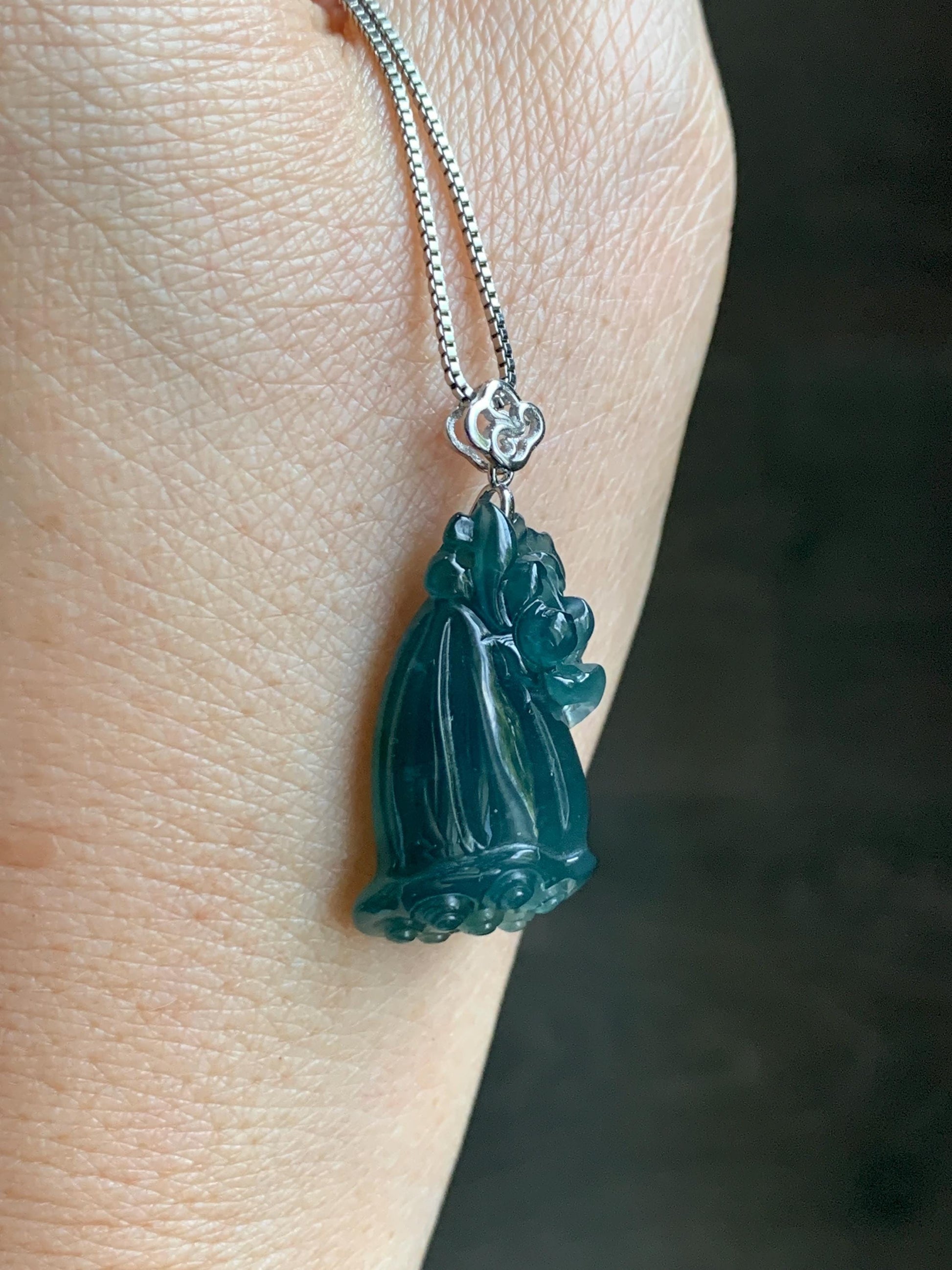 Natural Grade A Guatemalan Icy Translucent Dark Teal Blue Jade Jadeite Lotus Flower Lotus Pod Pendant Sterling Silver 天然冰危深蓝翡翠莲花莲蓬吊坠 WHP280D