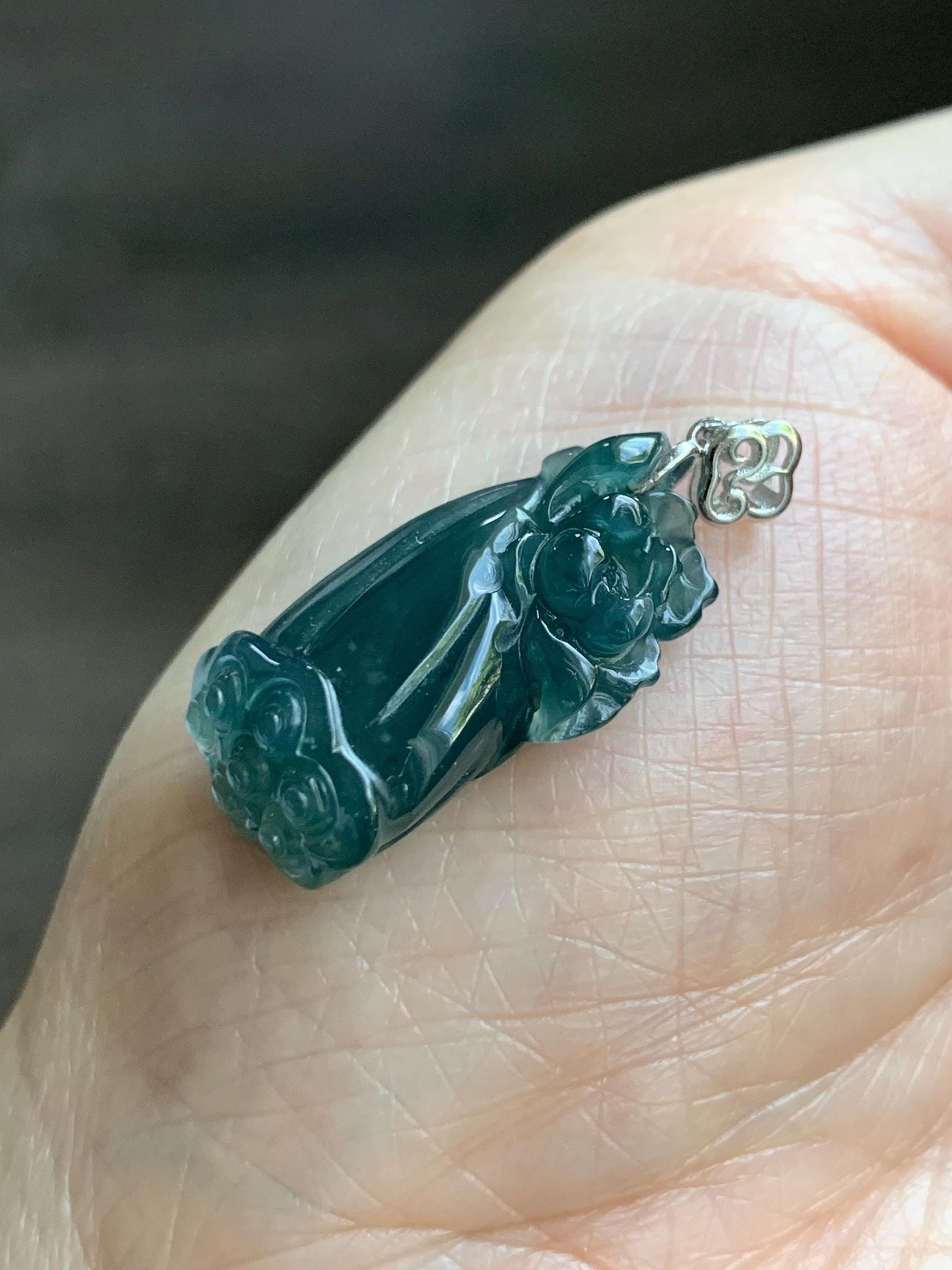 Natural Grade A Guatemalan Icy Translucent Dark Teal Blue Jade Jadeite Lotus Flower Lotus Pod Pendant Sterling Silver 天然冰危深蓝翡翠莲花莲蓬吊坠 WHP280D
