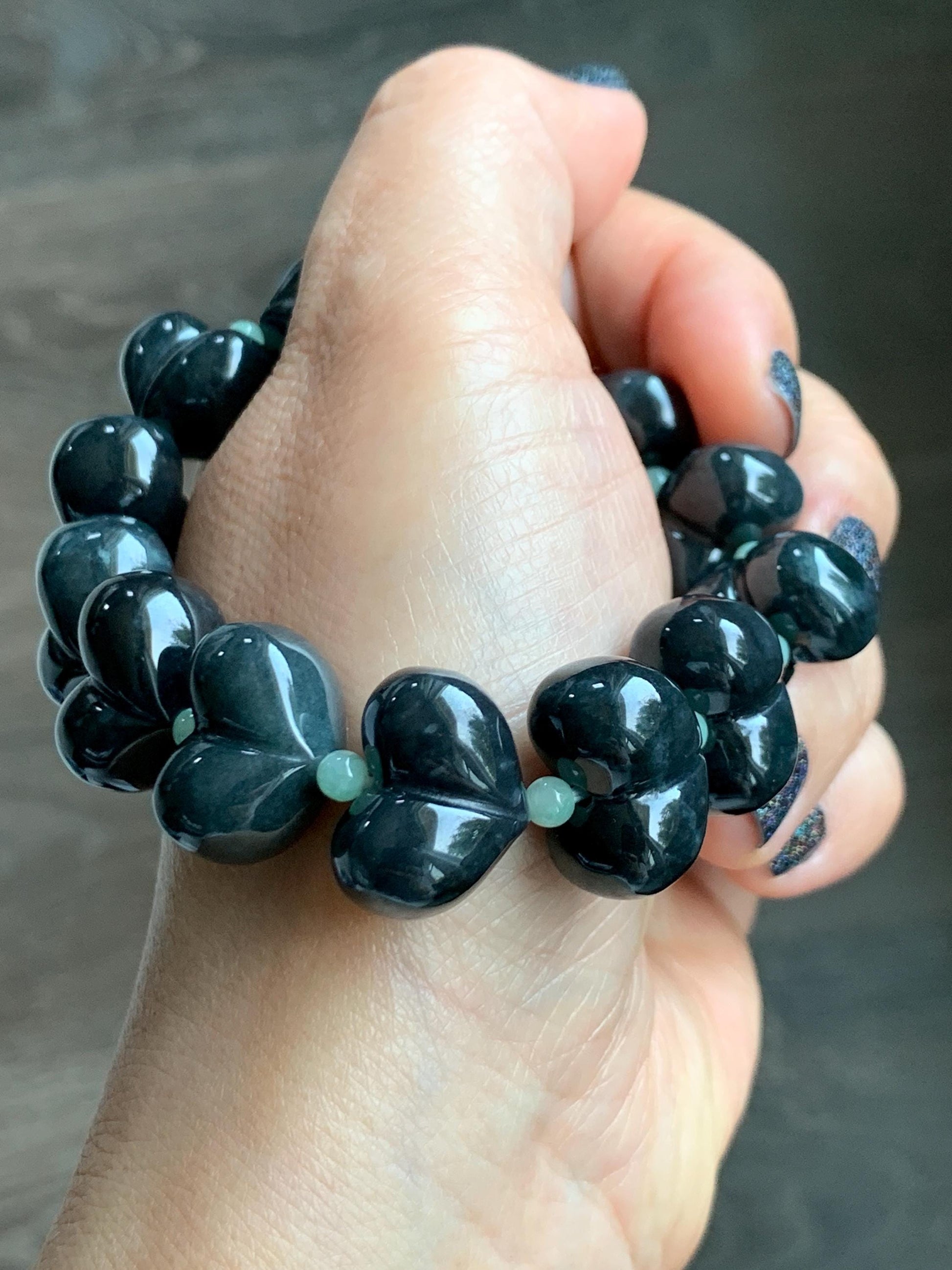 Natural Grade A Guatemalan Opaque Black Jade Jadeite Large Heart Beads Beaded Bracelet Stretchy 6.75" 67g 天然危起油墨翠大卡桃心珠手串 WMC286
