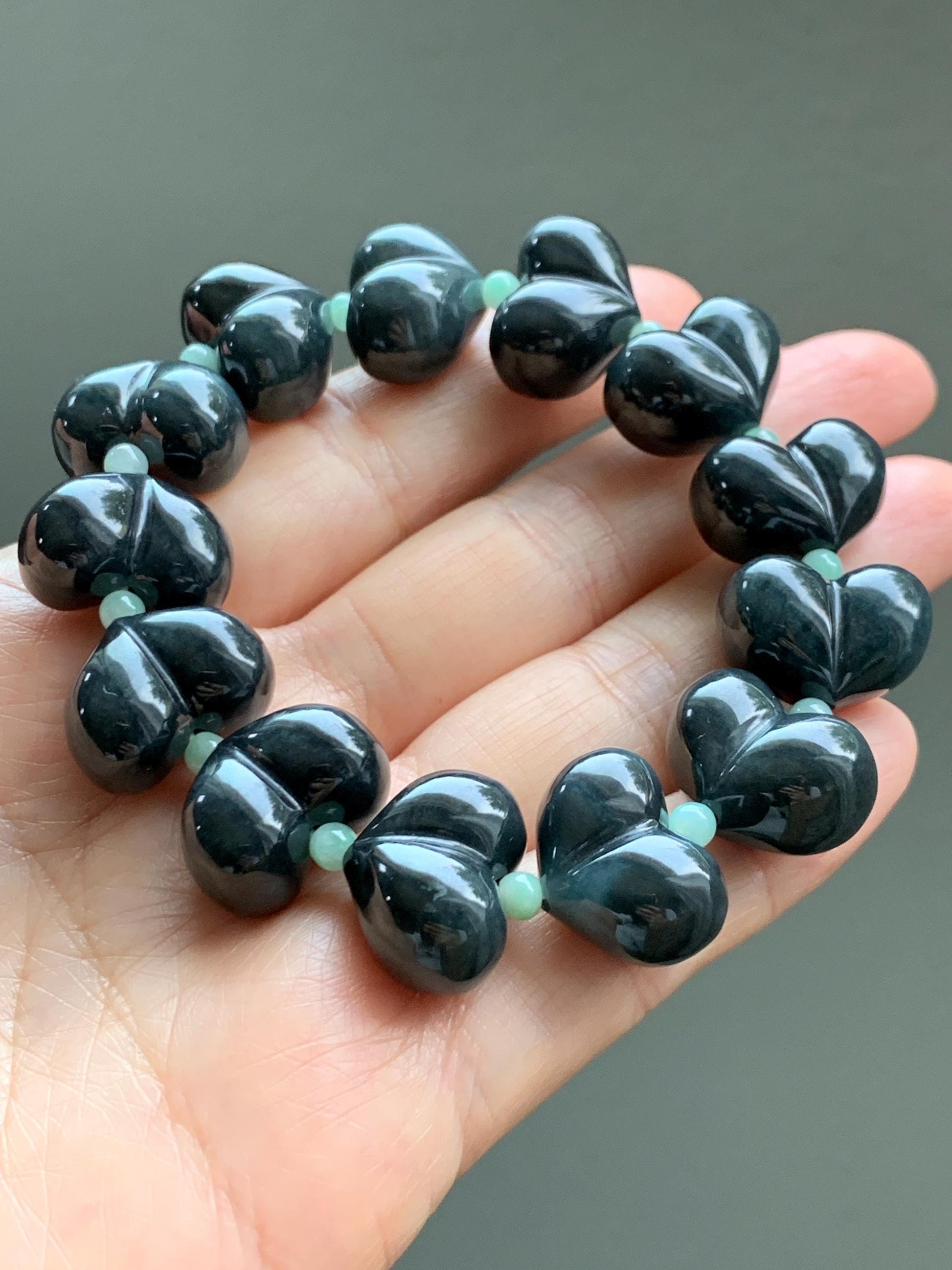 Natural Grade A Guatemalan Opaque Black Jade Jadeite Large Heart Beads Beaded Bracelet Stretchy 6.75" 67g 天然危起油墨翠大卡桃心珠手串 WMC286