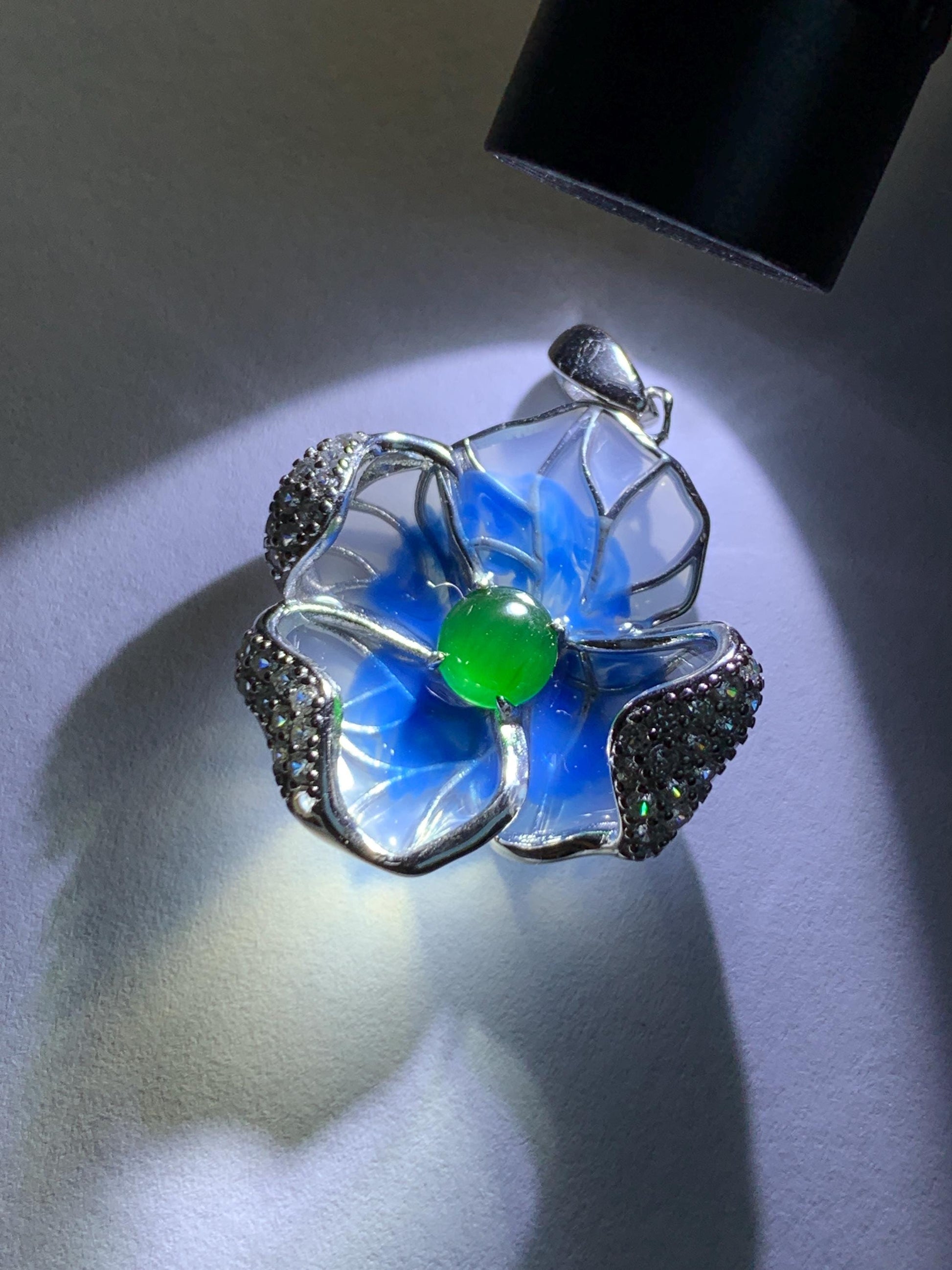 Natural Grade A Guatemalan Icy Translucent Vibrant Green Jade Jadeite Flower Pendant Sterling Silver Blue Resin 4g 天然冰危绿翡翠银镶花吊坠 LHH82P