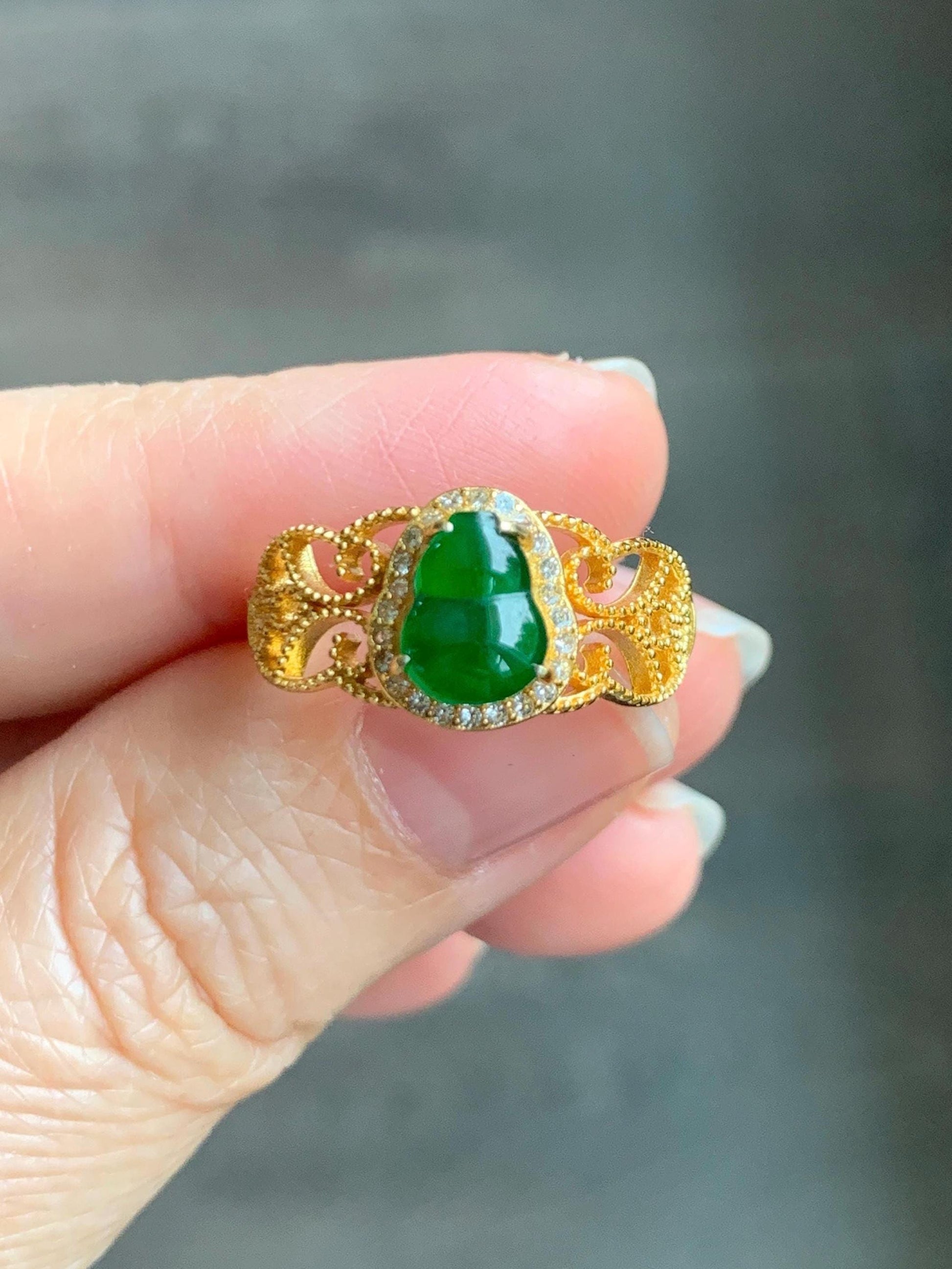 Natural Grade A Guatemalan Icy Translucent Vibrant Green Jade Jadeite Hulu Gourd Ring Sterling Silver Yellow Gold size 7 天然冰危绿翡翠葫芦银镶戒指WHL132