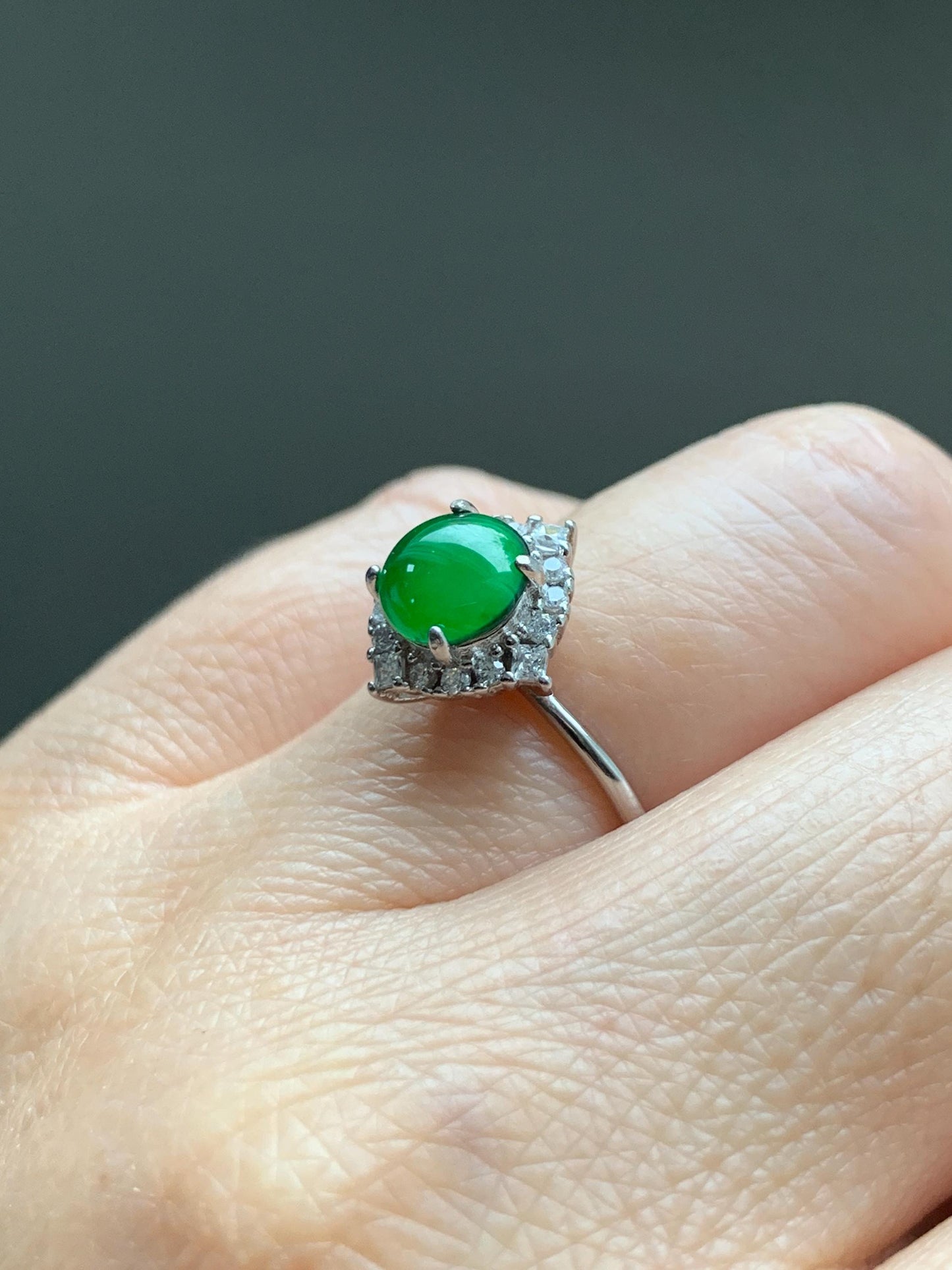 Natural Grade A Guatemalan Icy Translucent Vibrant Green Jade Jadeite Ring Sterling Silver Size Adjustable 天然冰危绿翡翠蛋面银镶戒指 WRL110