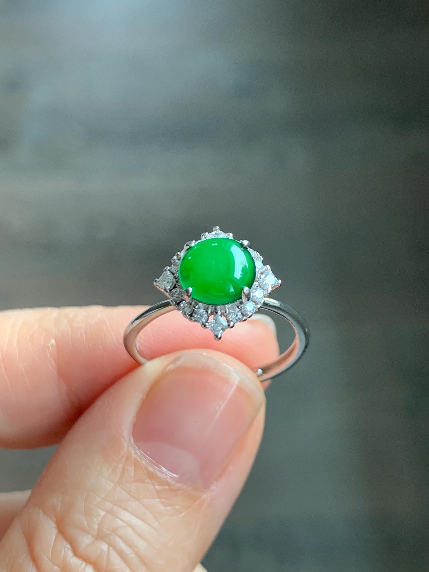 Natural Grade A Guatemalan Icy Translucent Vibrant Green Jade Jadeite Ring Sterling Silver Size Adjustable 天然冰危绿翡翠蛋面银镶戒指 WRL110