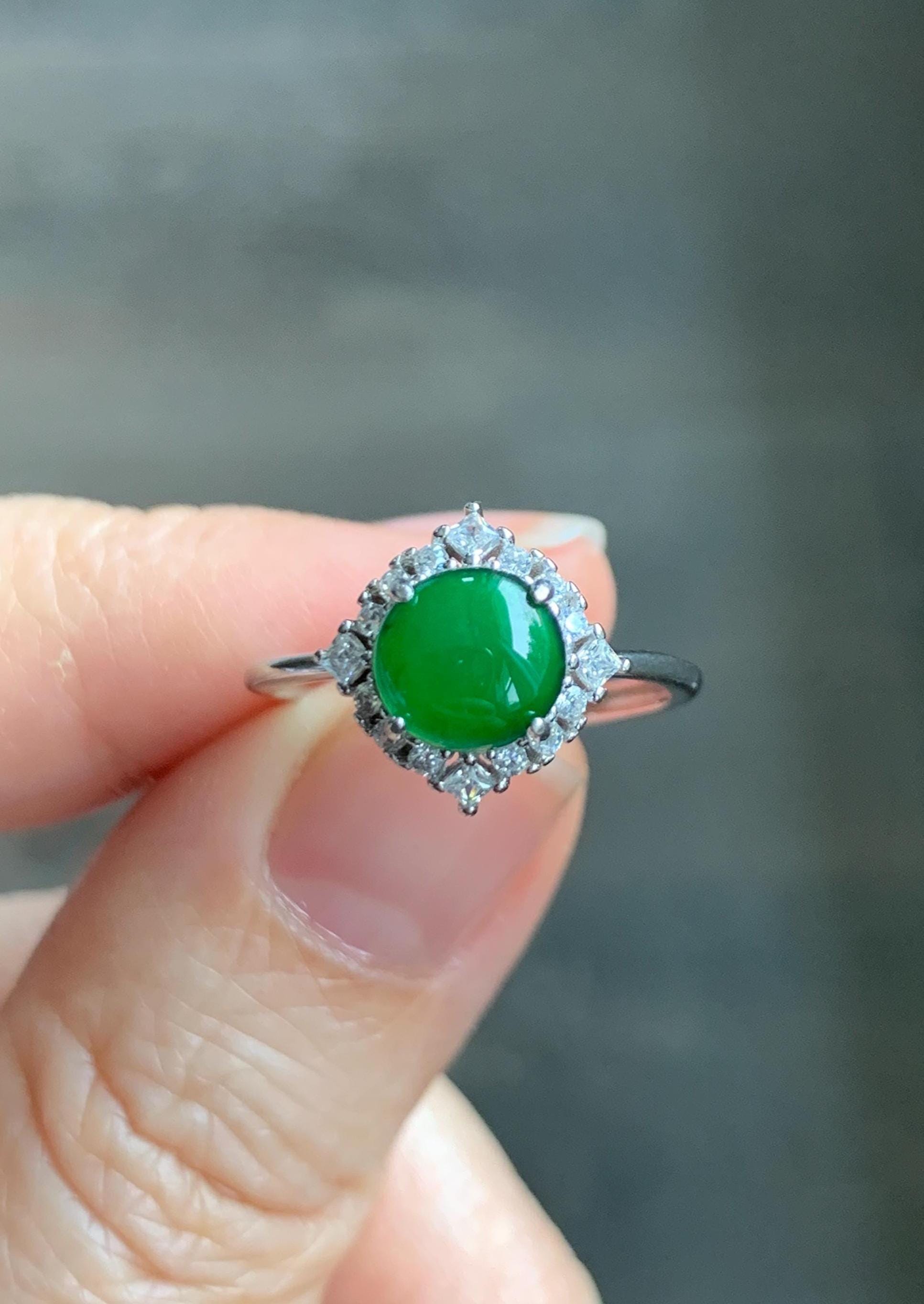 Natural Grade A Guatemalan Icy Translucent Vibrant Green Jade Jadeite Ring Sterling Silver Size Adjustable 天然冰危绿翡翠蛋面银镶戒指 WRL110