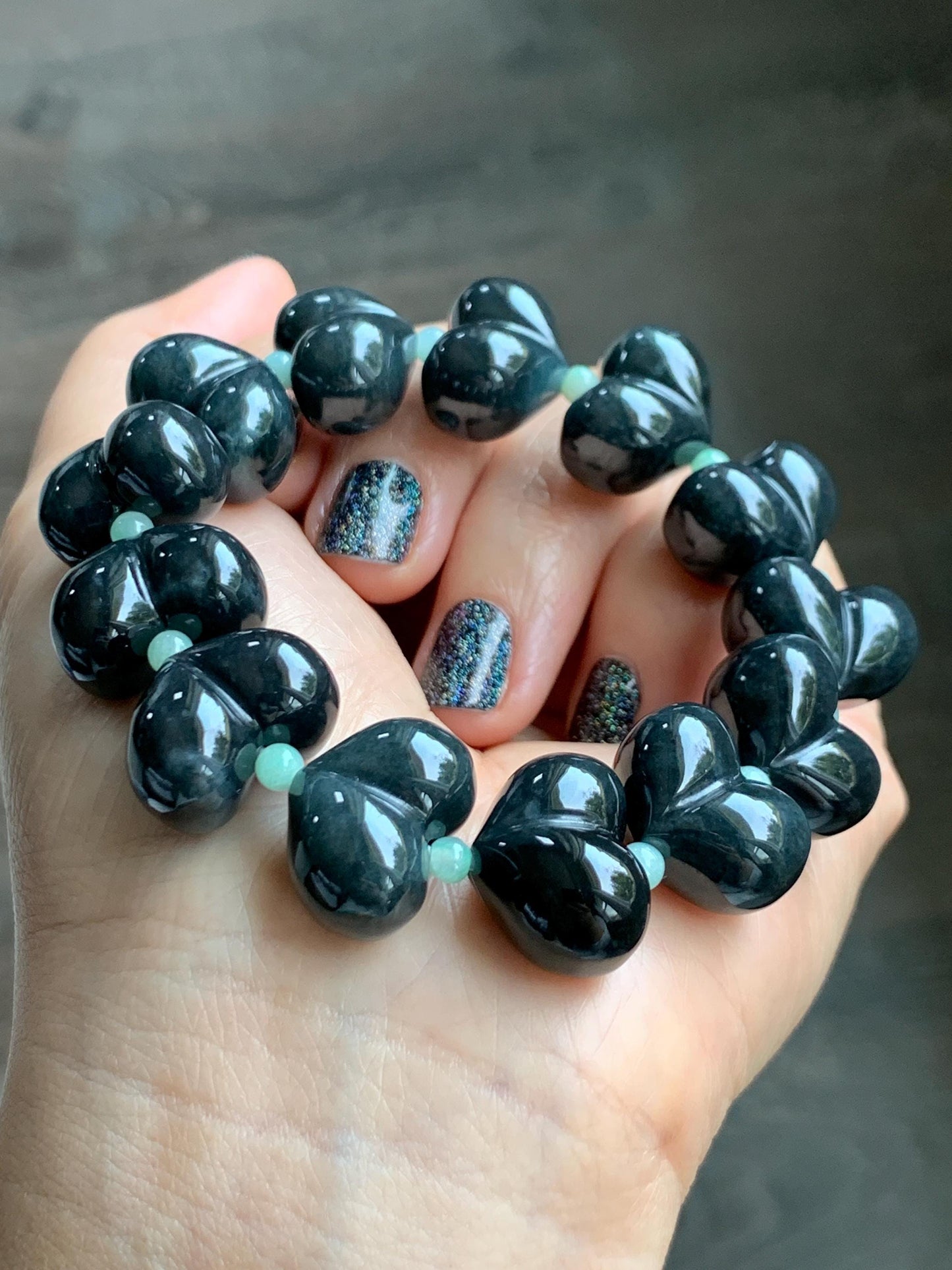 Natural Grade A Guatemalan Opaque Black Jade Jadeite Large Heart Beads Beaded Bracelet Stretchy 6.75" 67g 天然危起油墨翠大卡桃心珠手串 WMC286