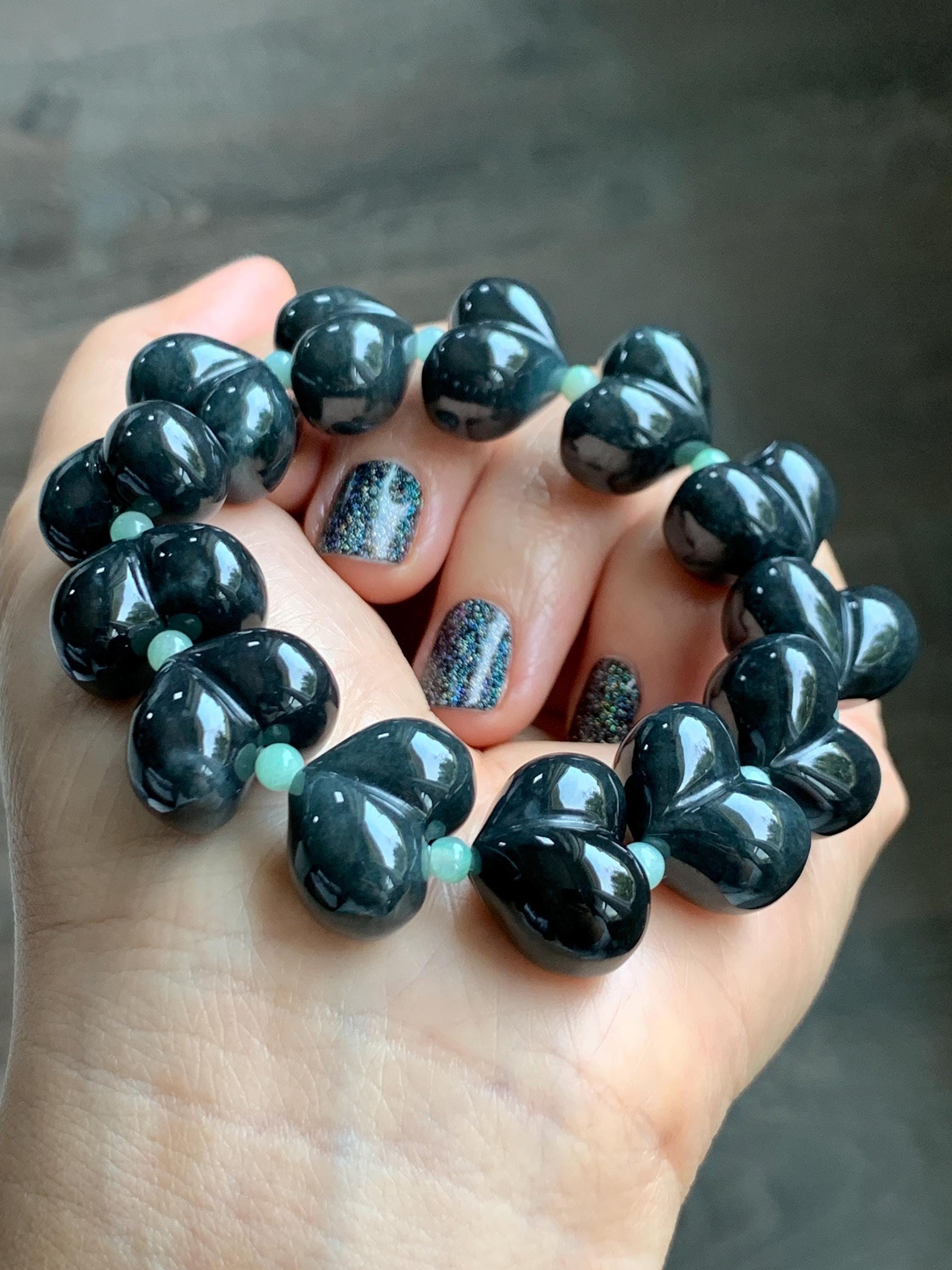 Natural Grade A Guatemalan Opaque Black Jade Jadeite Large Heart Beads Beaded Bracelet Stretchy 6.75" 67g 天然危起油墨翠大卡桃心珠手串 WMC286