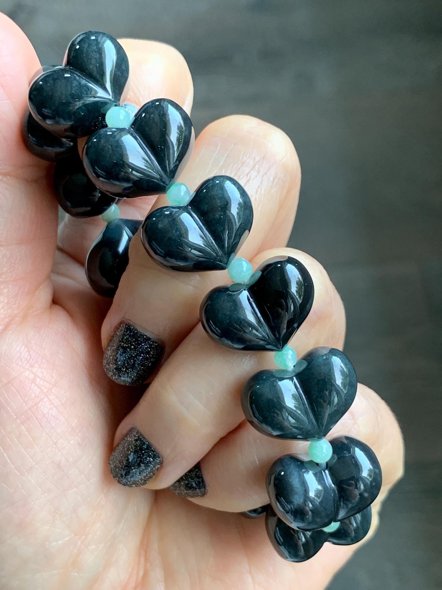 Natural Grade A Guatemalan Opaque Black Jade Jadeite Large Heart Beads Beaded Bracelet Stretchy 6.75" 67g 天然危起油墨翠大卡桃心珠手串 WMC286