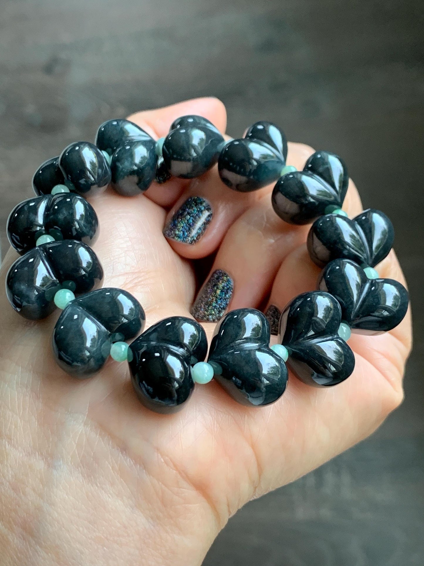 Natural Grade A Guatemalan Opaque Black Jade Jadeite Large Heart Beads Beaded Bracelet Stretchy 6.75" 67g 天然危起油墨翠大卡桃心珠手串 WMC286