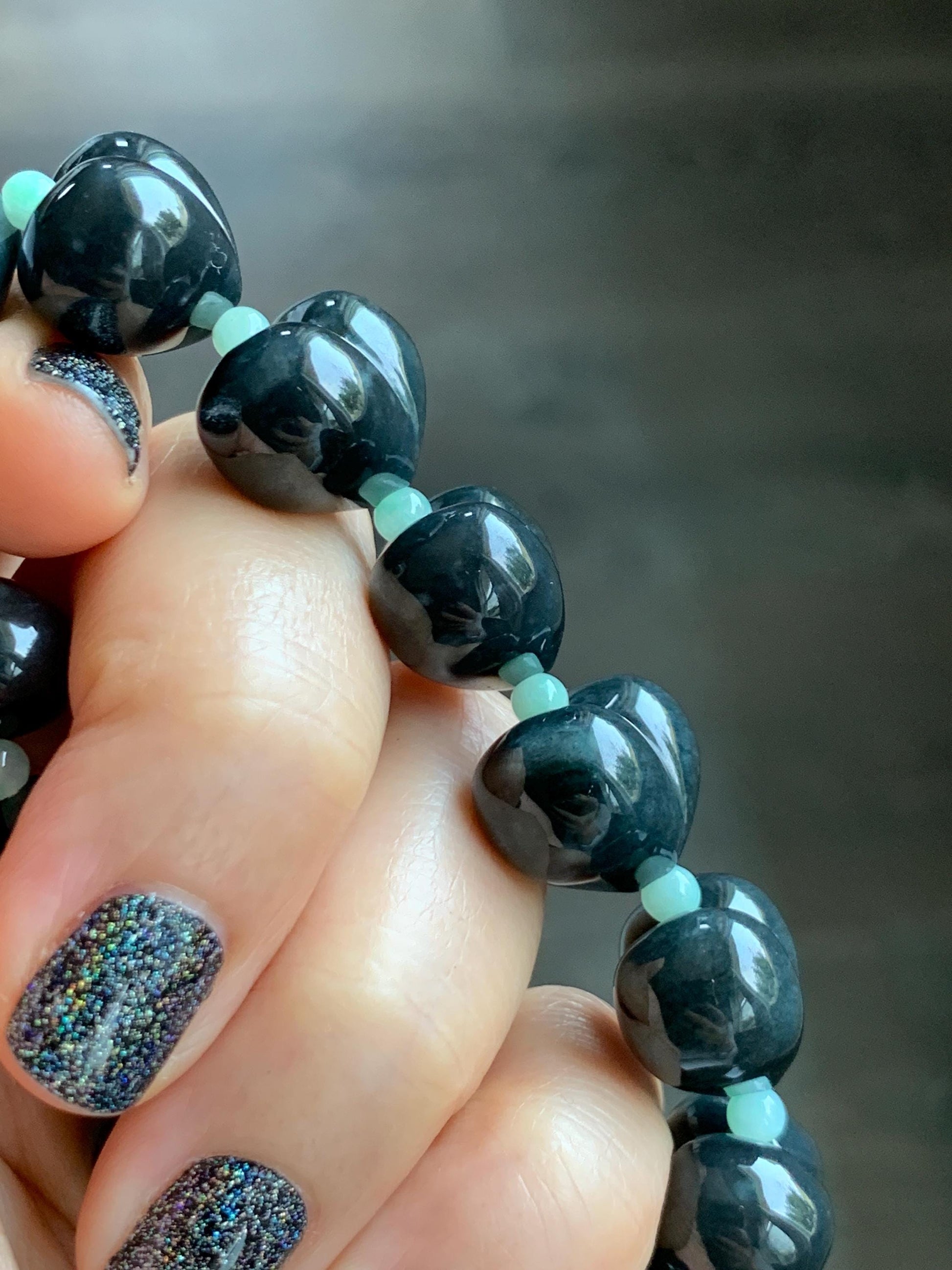 Natural Grade A Guatemalan Opaque Black Jade Jadeite Large Heart Beads Beaded Bracelet Stretchy 6.75" 67g 天然危起油墨翠大卡桃心珠手串 WMC286