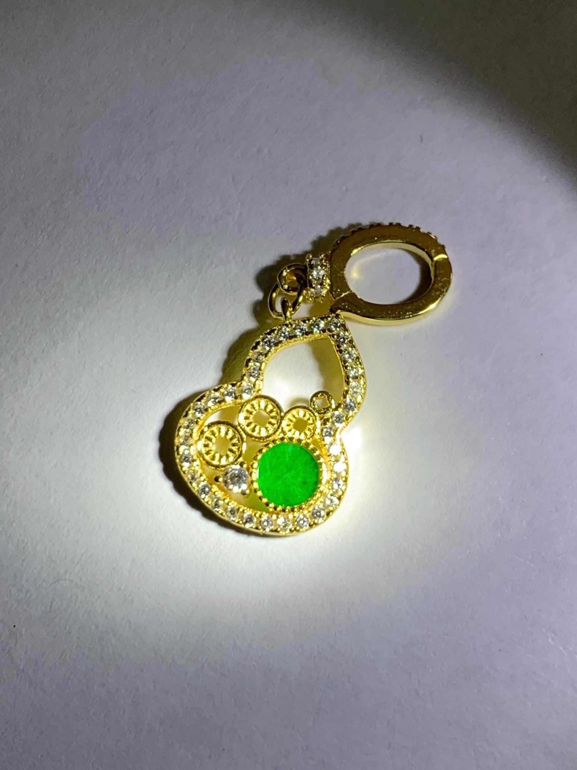 Natural Grade A Icy Vibrant Green Jade Jadeite Hua Qing Gourd Hulu Charm Pendant Sterling Silver Yellow Gold Overlay 天然花青翡翠葫芦珍珠扣吊坠 MHQ140H