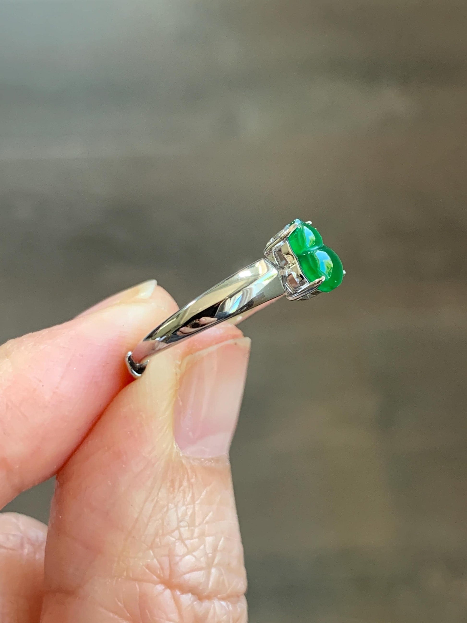 Natural Guatemalan Icy Translucent Vibrant Green Jadeite Gourd Hulu Solitaire Ring Sterling Silver Size 7 Adjustable 天然冰危绿翡翠葫芦蛋面银镶戒指 LHL88