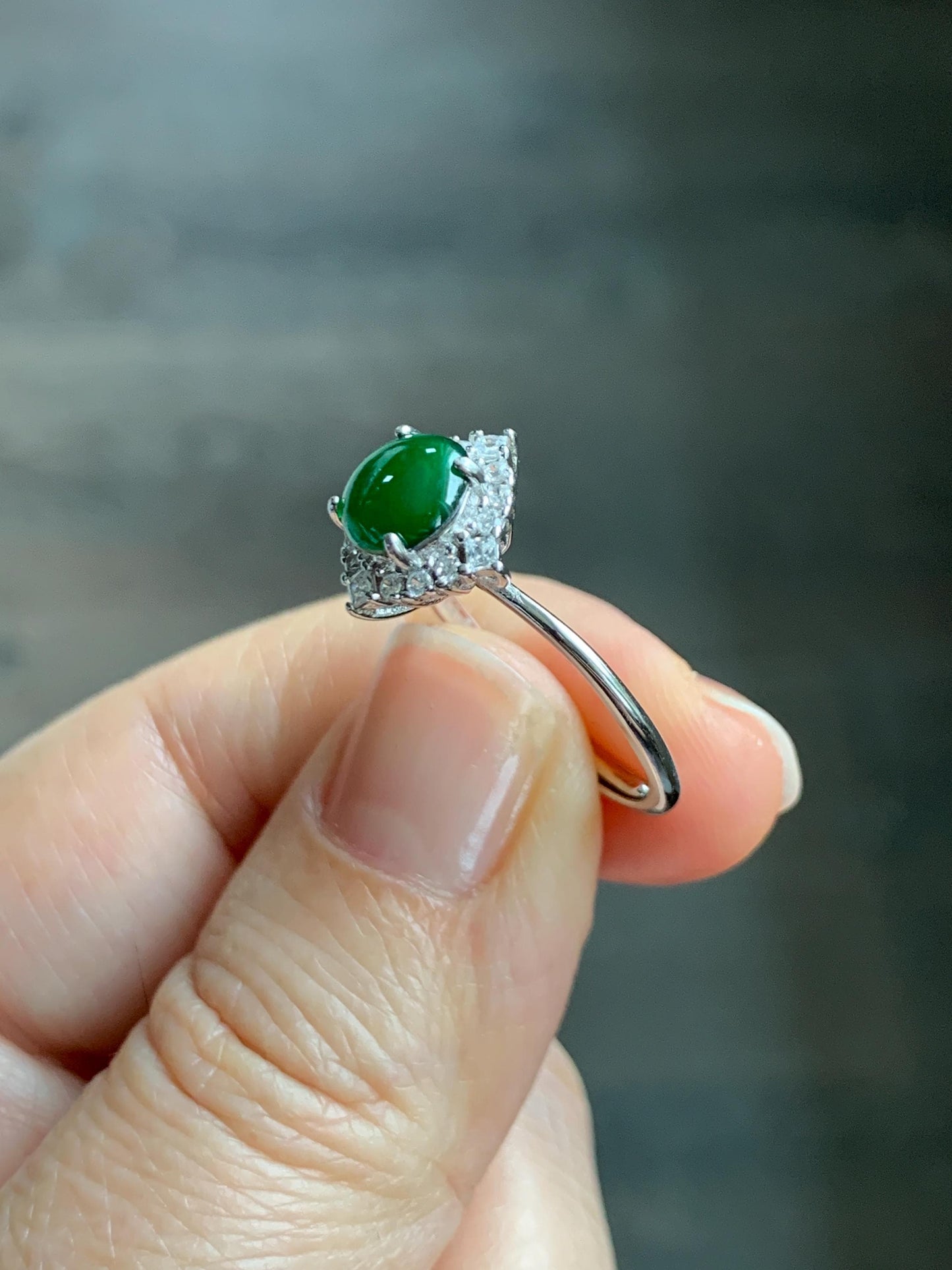 Natural Grade A Guatemalan Icy Translucent Vibrant Green Jade Jadeite Ring Sterling Silver Size Adjustable 天然冰危绿翡翠蛋面银镶戒指 WRL110