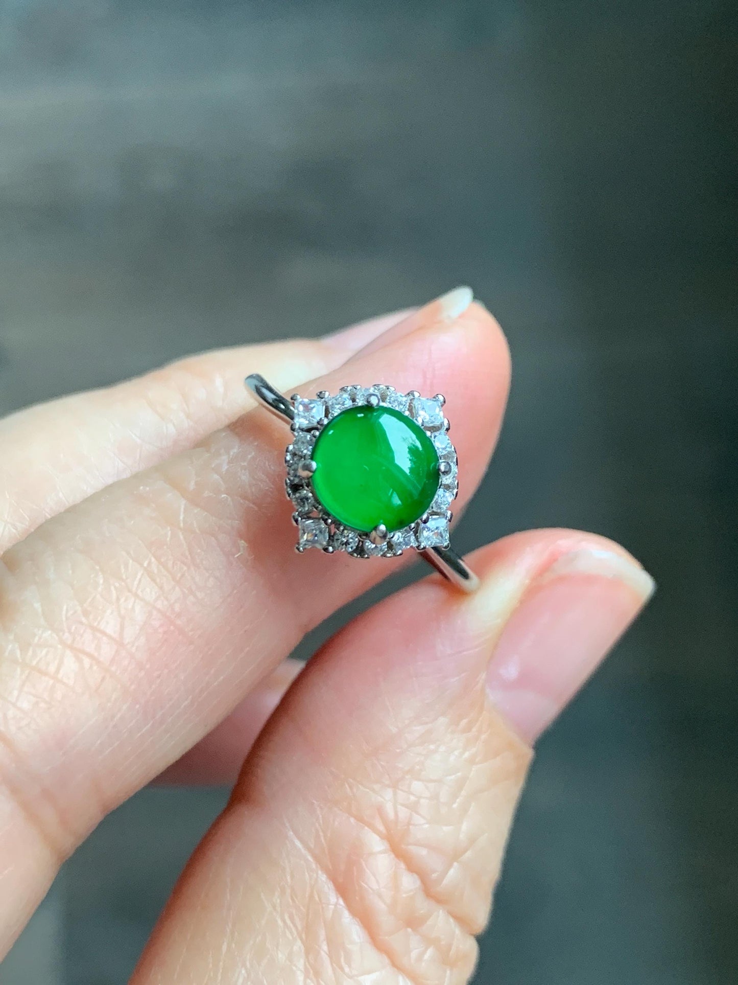 Natural Grade A Guatemalan Icy Translucent Vibrant Green Jade Jadeite Ring Sterling Silver Size Adjustable 天然冰危绿翡翠蛋面银镶戒指 WRL110